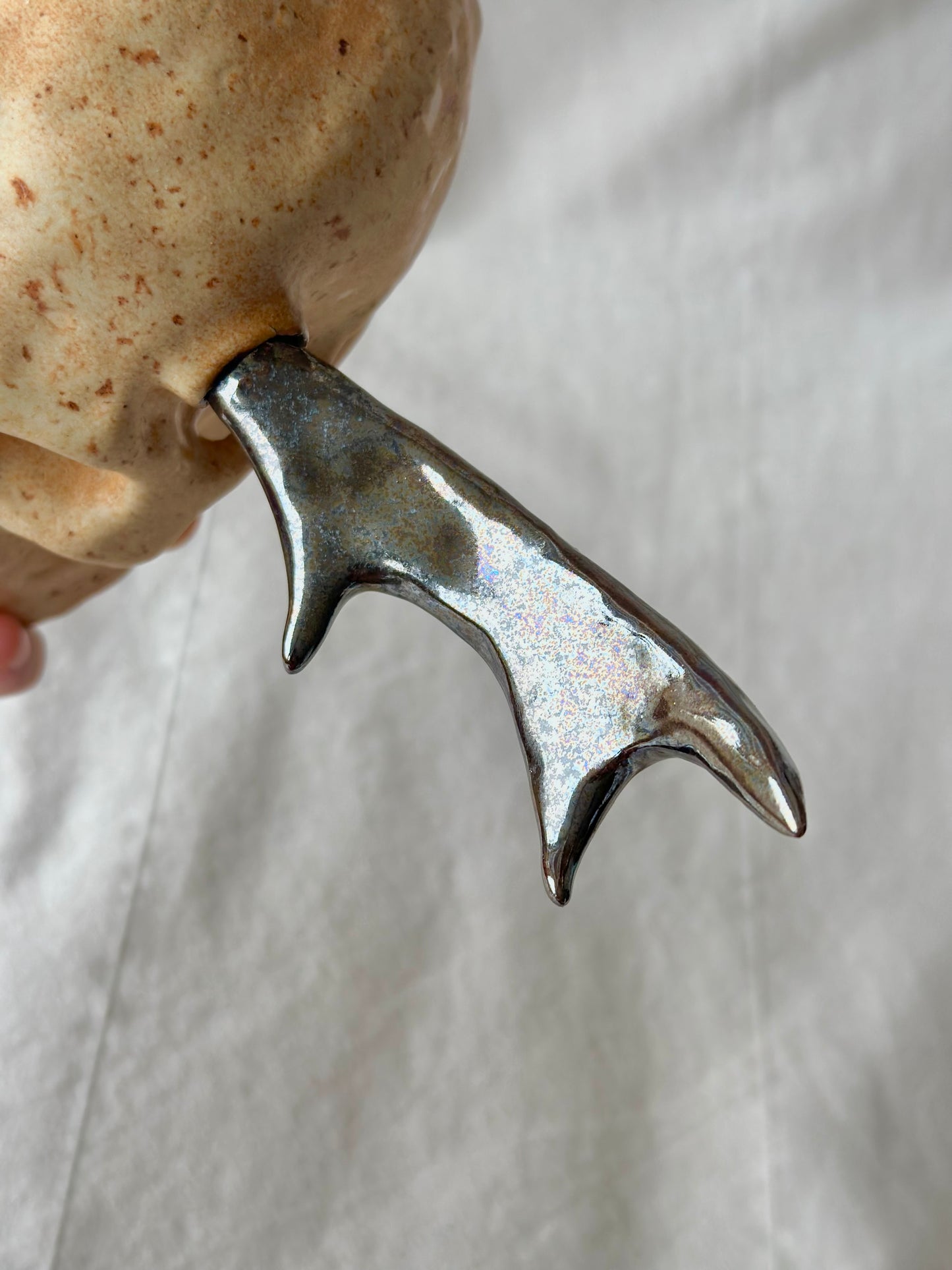 Czaszka ceramiczna z rogami