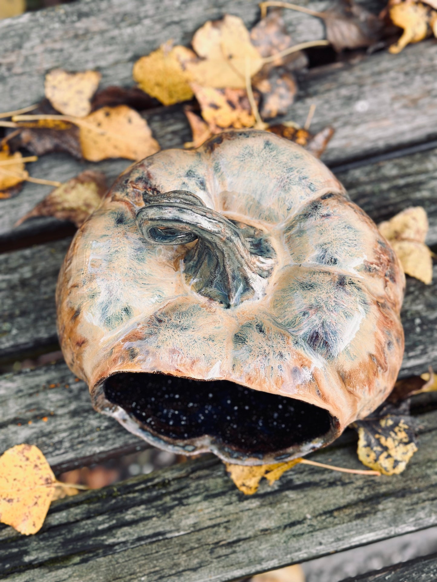 Dynia ceramiczna dekoracyjna z otworem