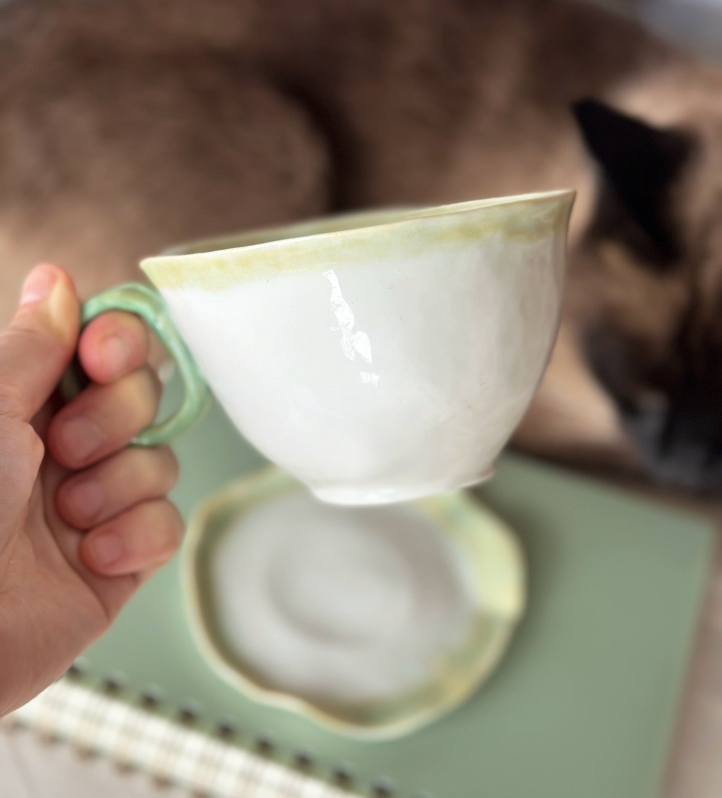 Filiżanka porcelanowa z syrenkotką