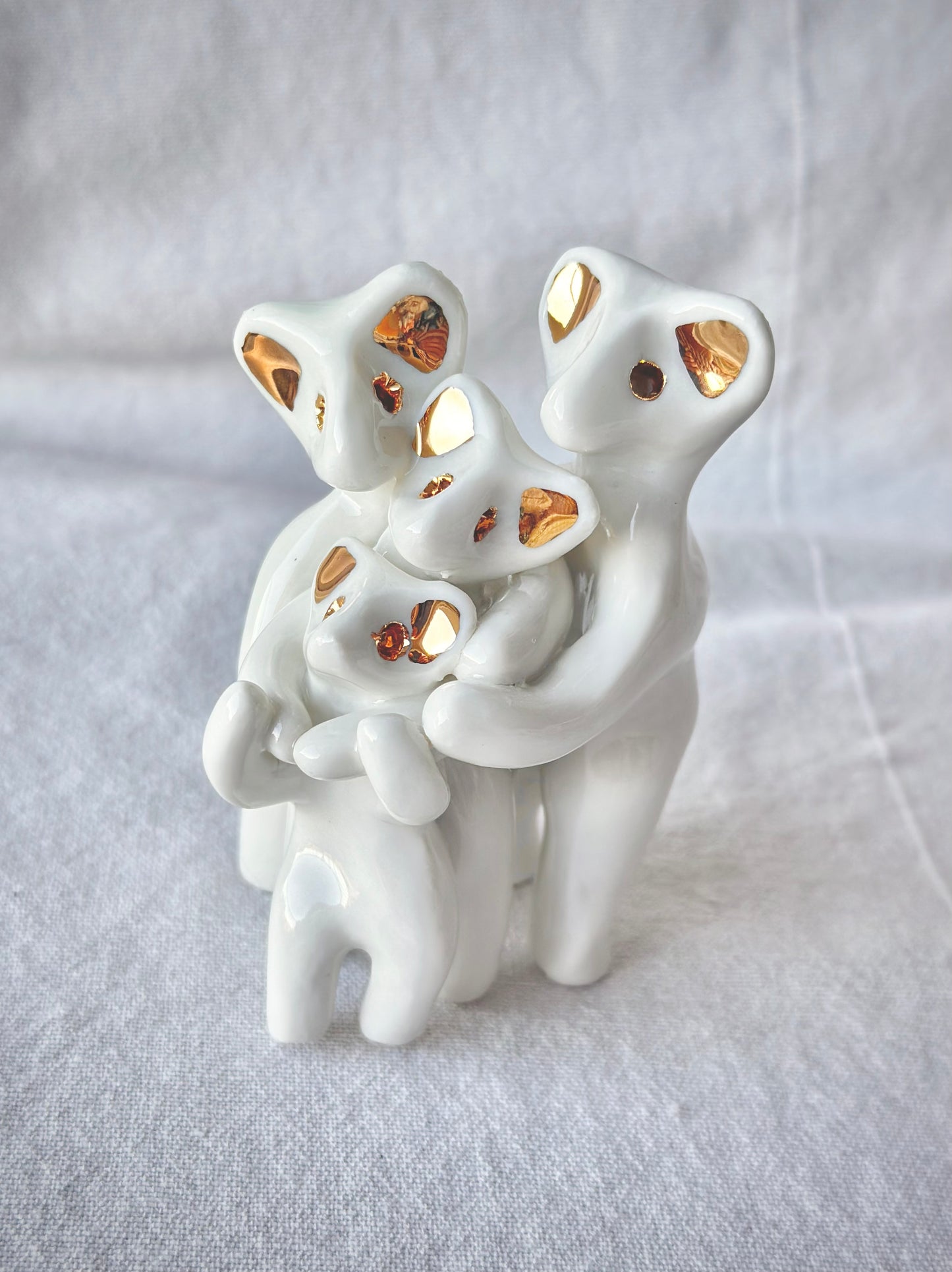 Grande Famille Werling, sculpture en porcelaine avec dorure