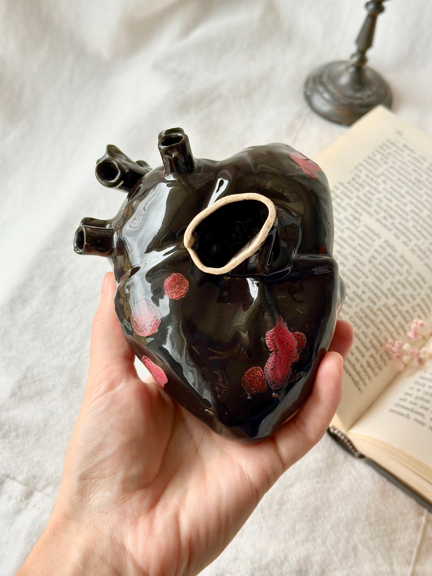 Serce ceramiczne czarne w różowe plamy