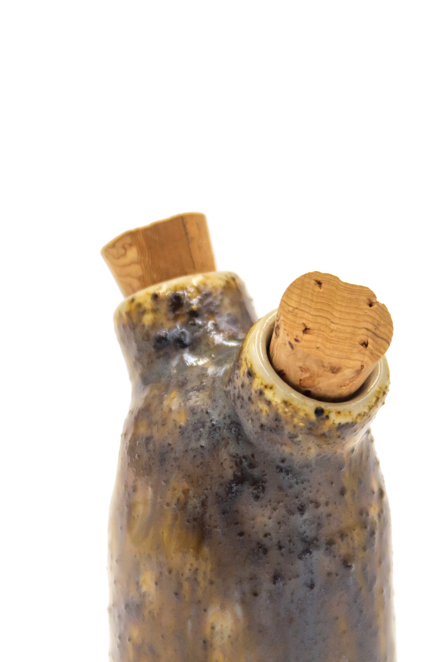 Buteleczka ceramiczna w kolorze brązowym