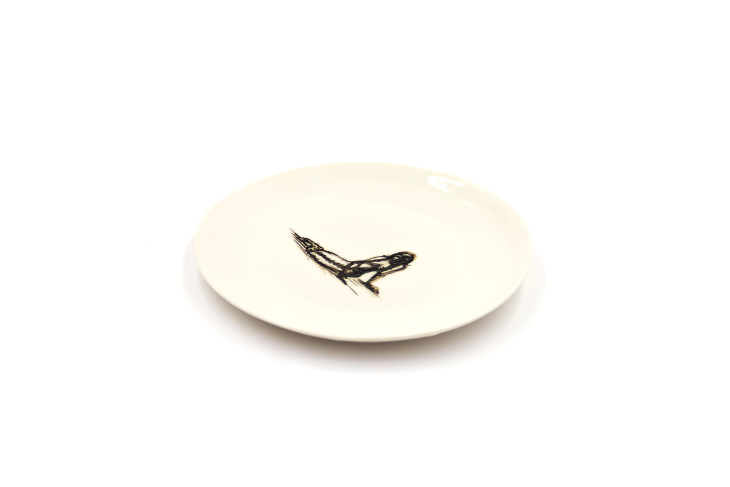 Assiette moyenne en porcelaine avec un dessin