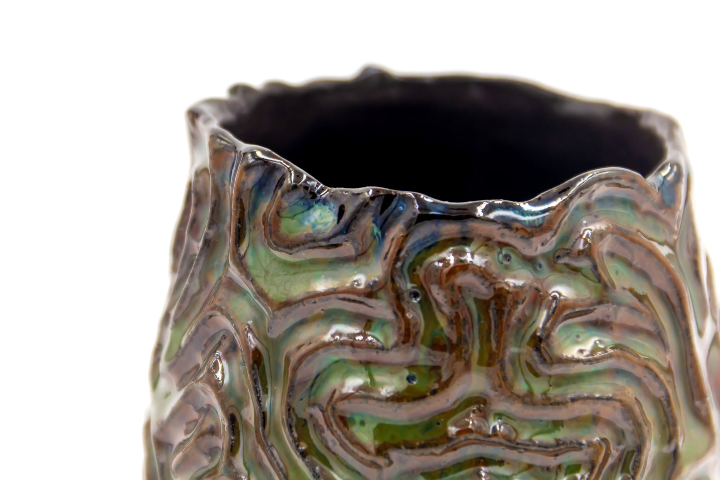 Czarka ceramiczna w kolorze zielono-brązowym ze spodkiem