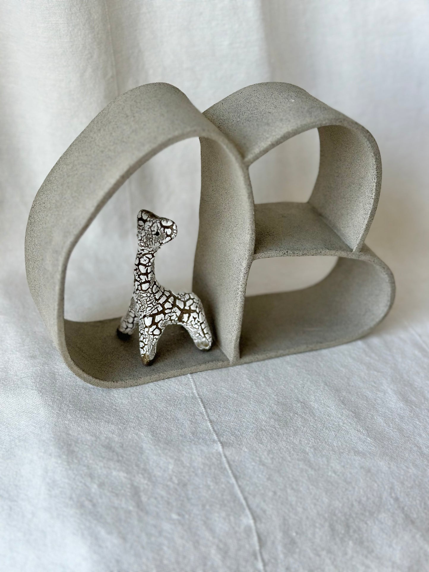 Półka ceramiczna stojąca