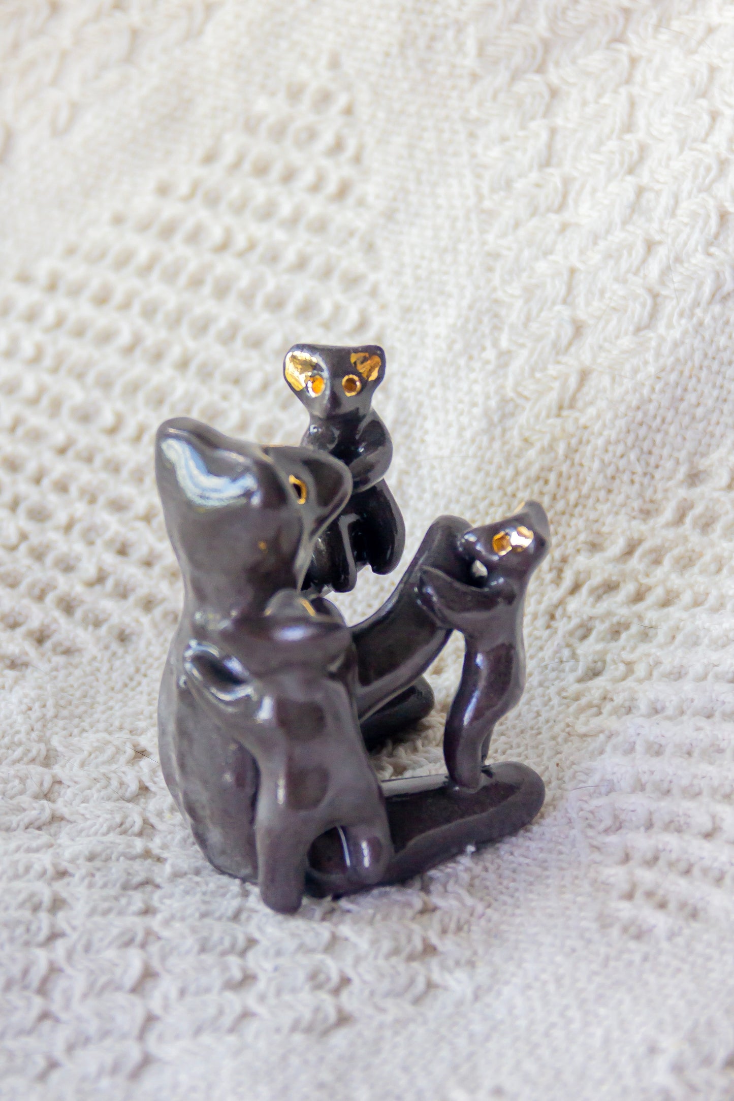 Grande Famille Werling, sculpture en porcelaine avec dorure