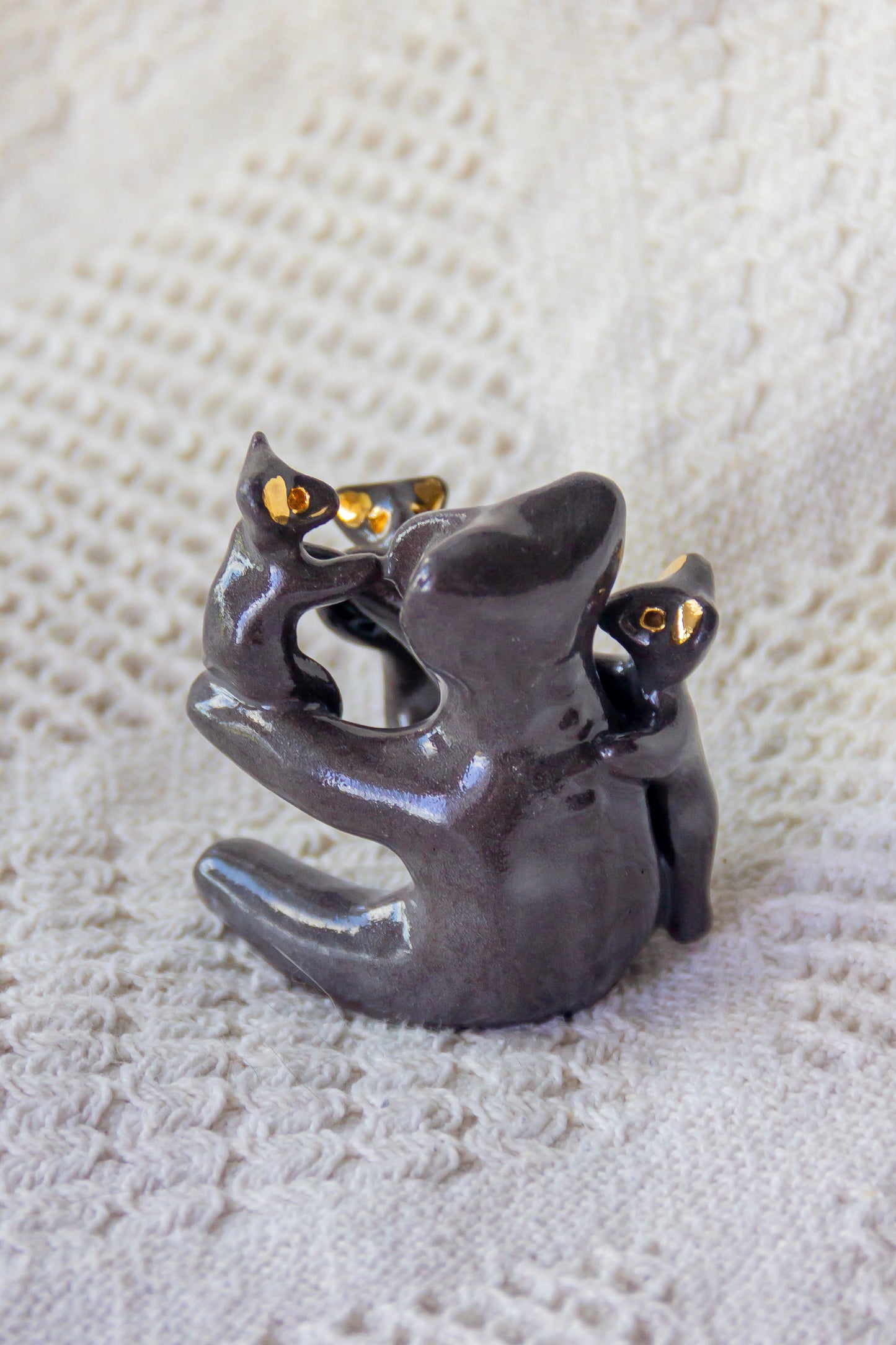 Grande Famille Werling, sculpture en porcelaine avec dorure