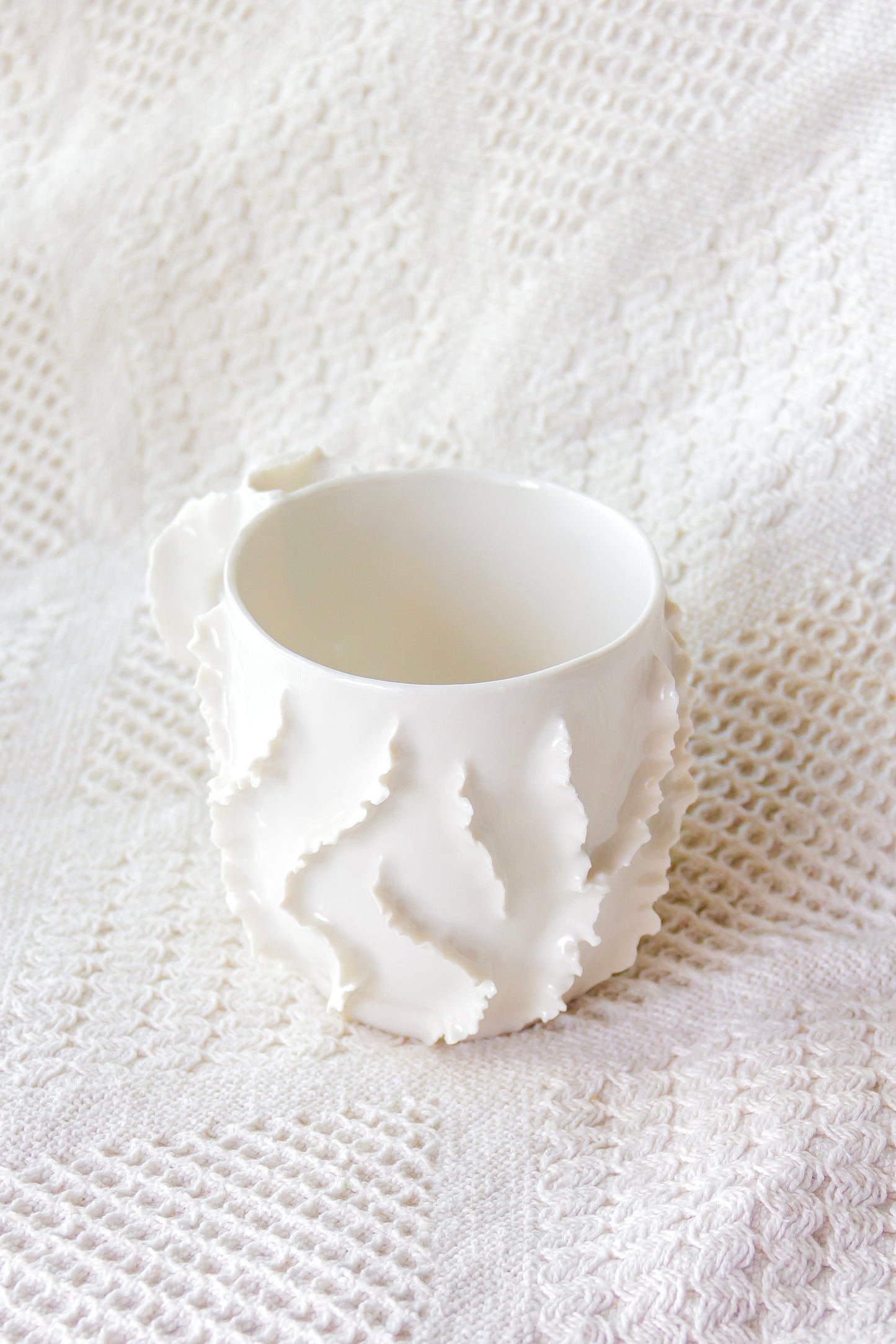Kubek porcelanowy „Laminari” biały