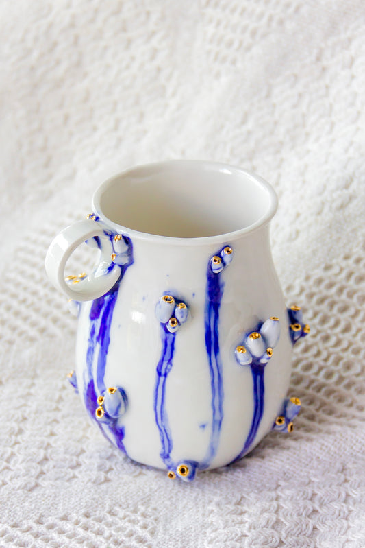 Kubek porcelanowy «Ascydia» biało-granatowy ze złoceniem