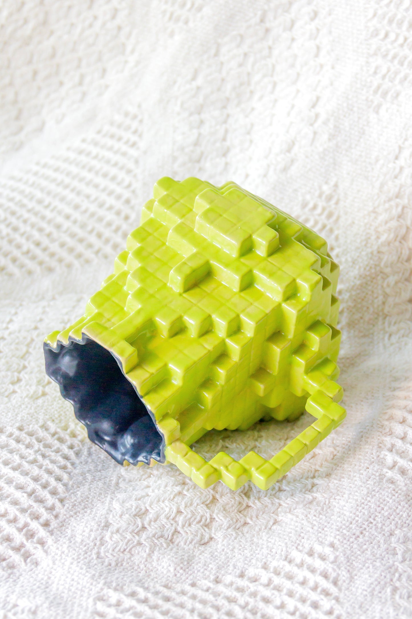 Kubek ceramiczny «8-Bit» czarno-zielony