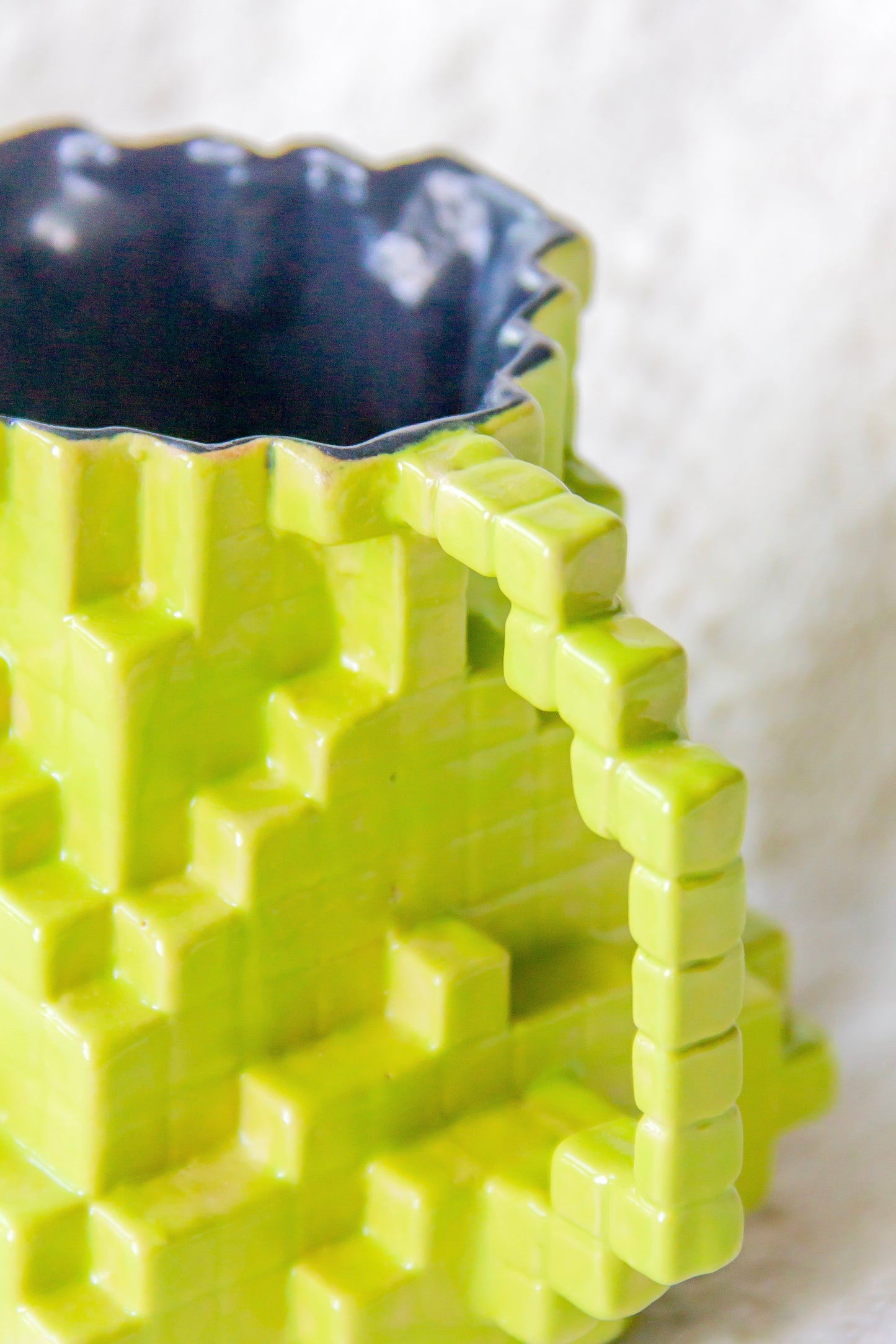 Kubek ceramiczny «8-Bit» czarno-zielony