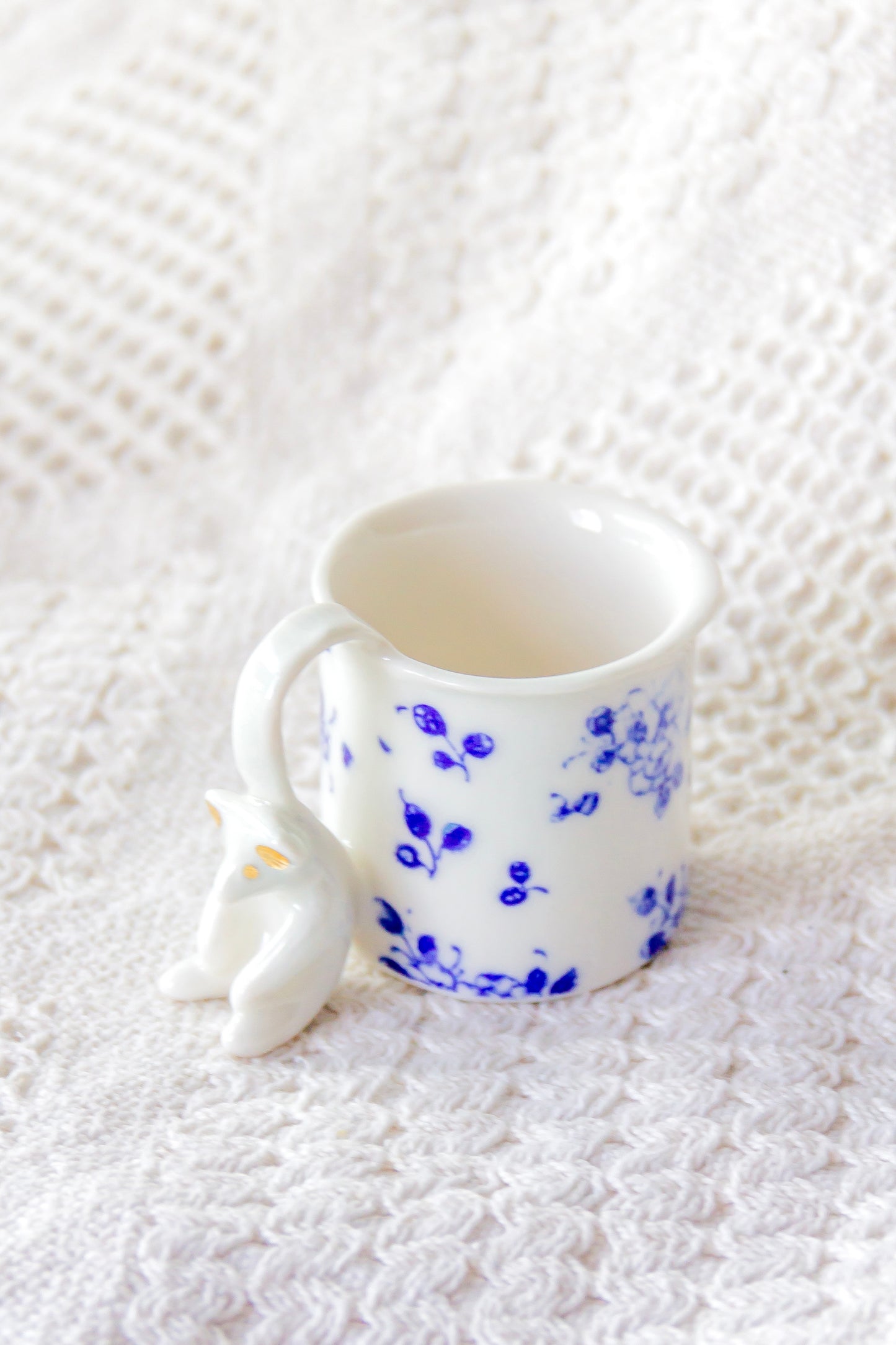 Tasse à expresso en porcelaine "Laminari" dorée