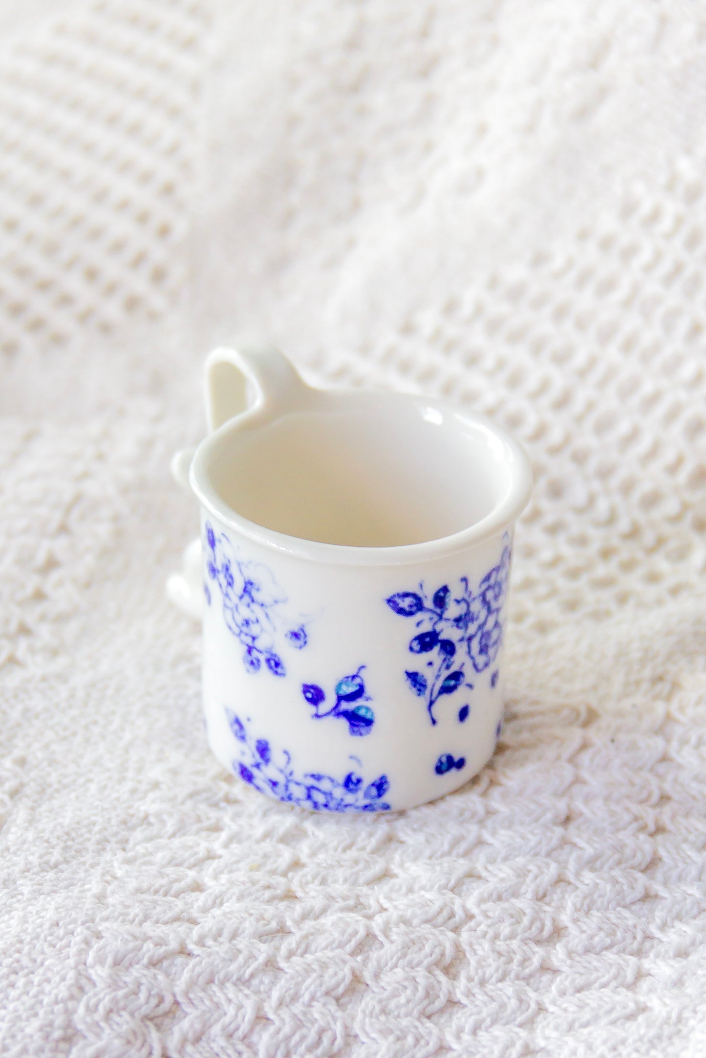 Tasse à expresso en porcelaine "Laminari" dorée