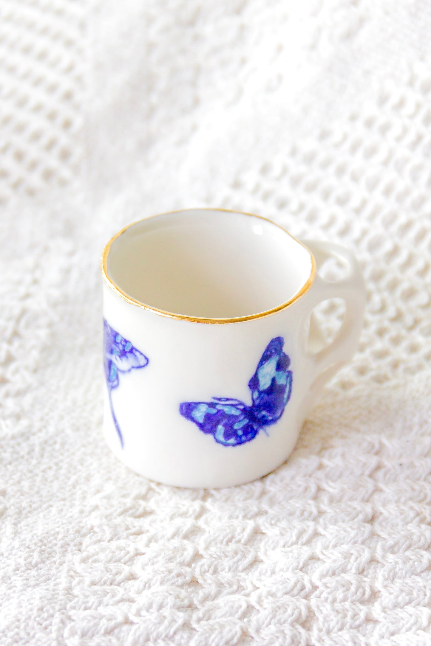 Tasse à expresso en porcelaine "Laminari" dorée