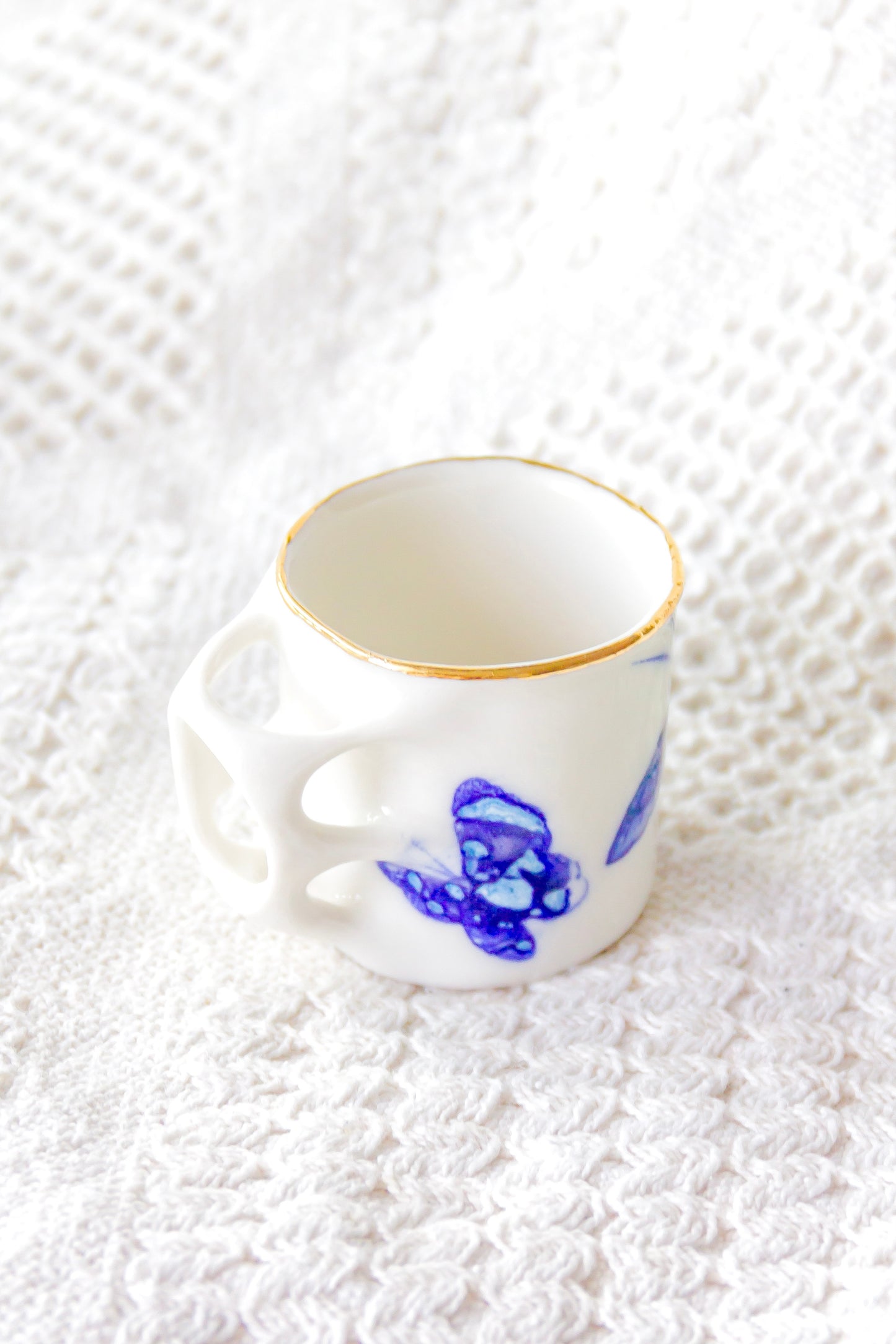 Tasse à expresso en porcelaine "Laminari" dorée