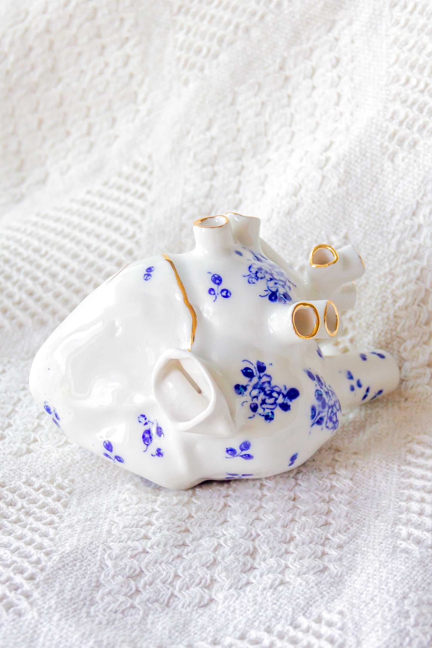 Serce porcelanowe biało-granatowe ze złoceniem