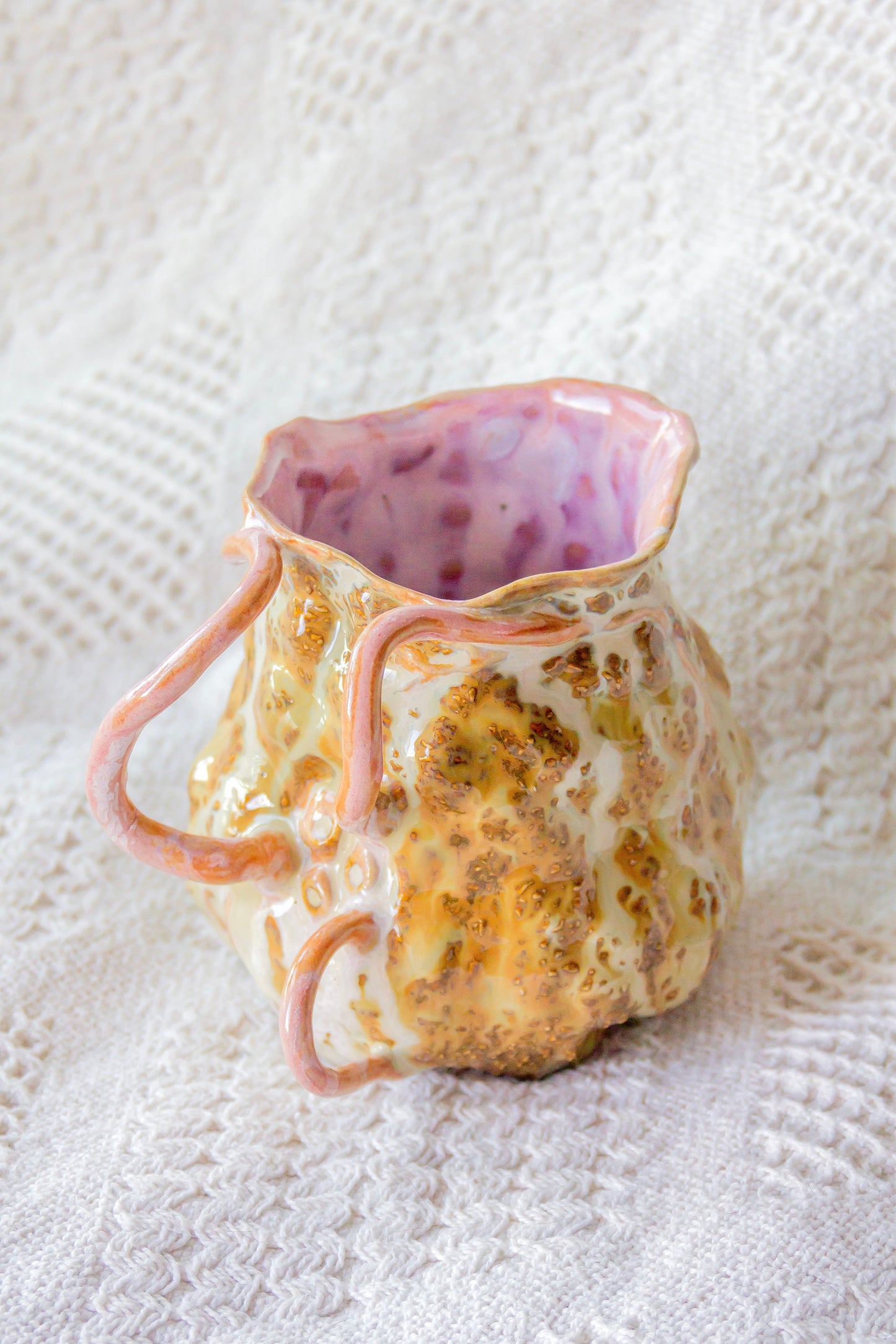 Kubek ceramiczny “Couroupita” beżowo-różowy