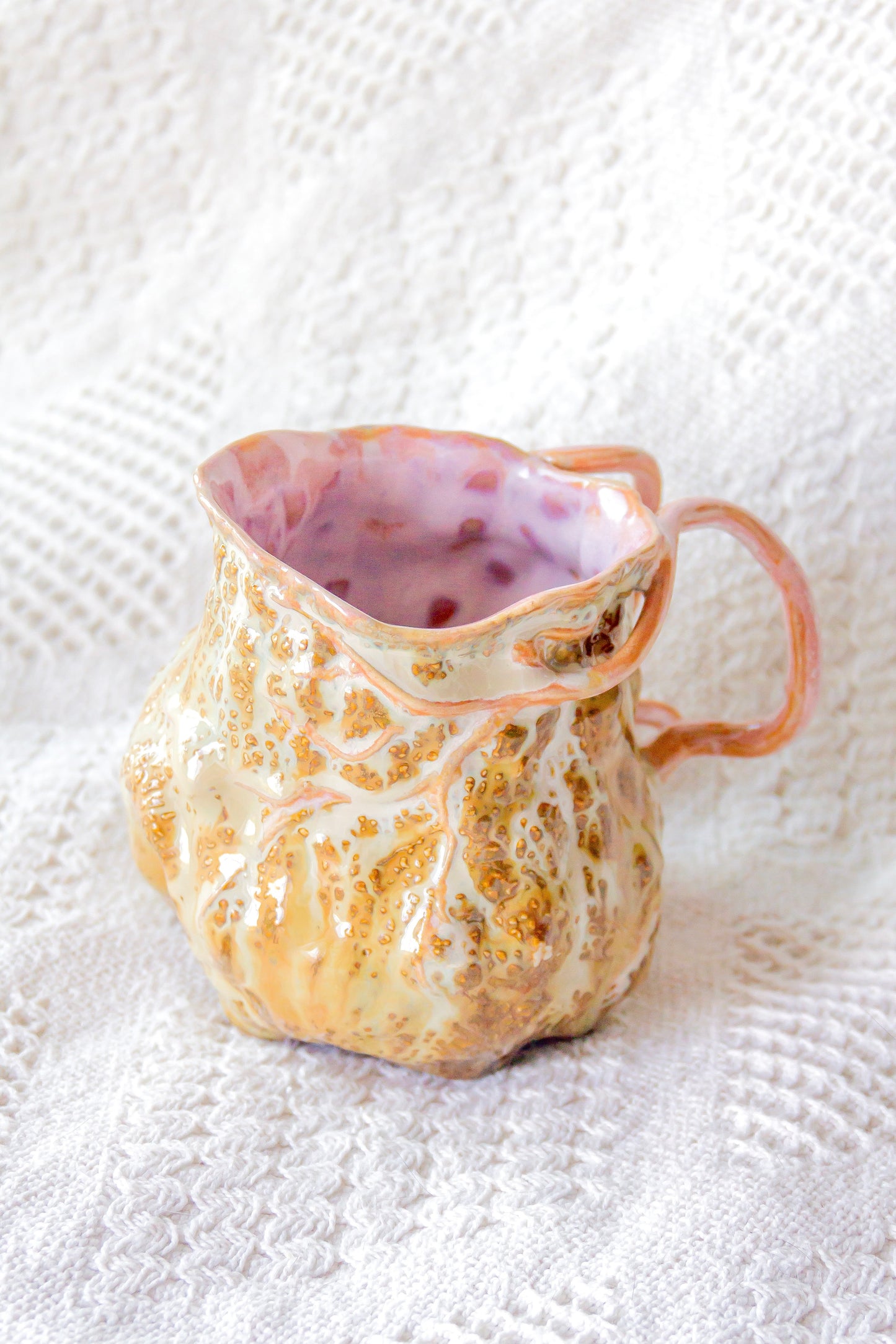Kubek ceramiczny “Couroupita” beżowo-różowy