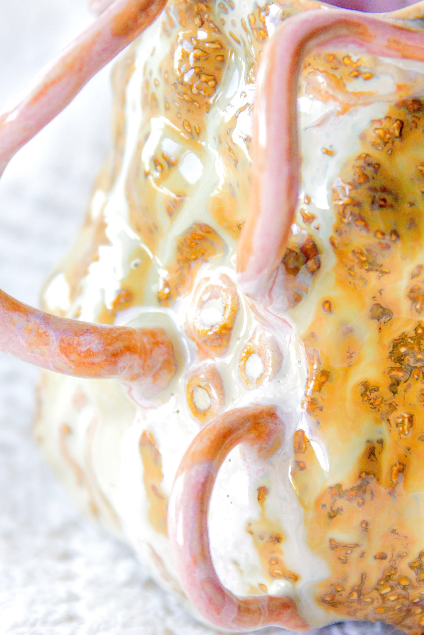 Kubek ceramiczny “Couroupita” beżowo-różowy