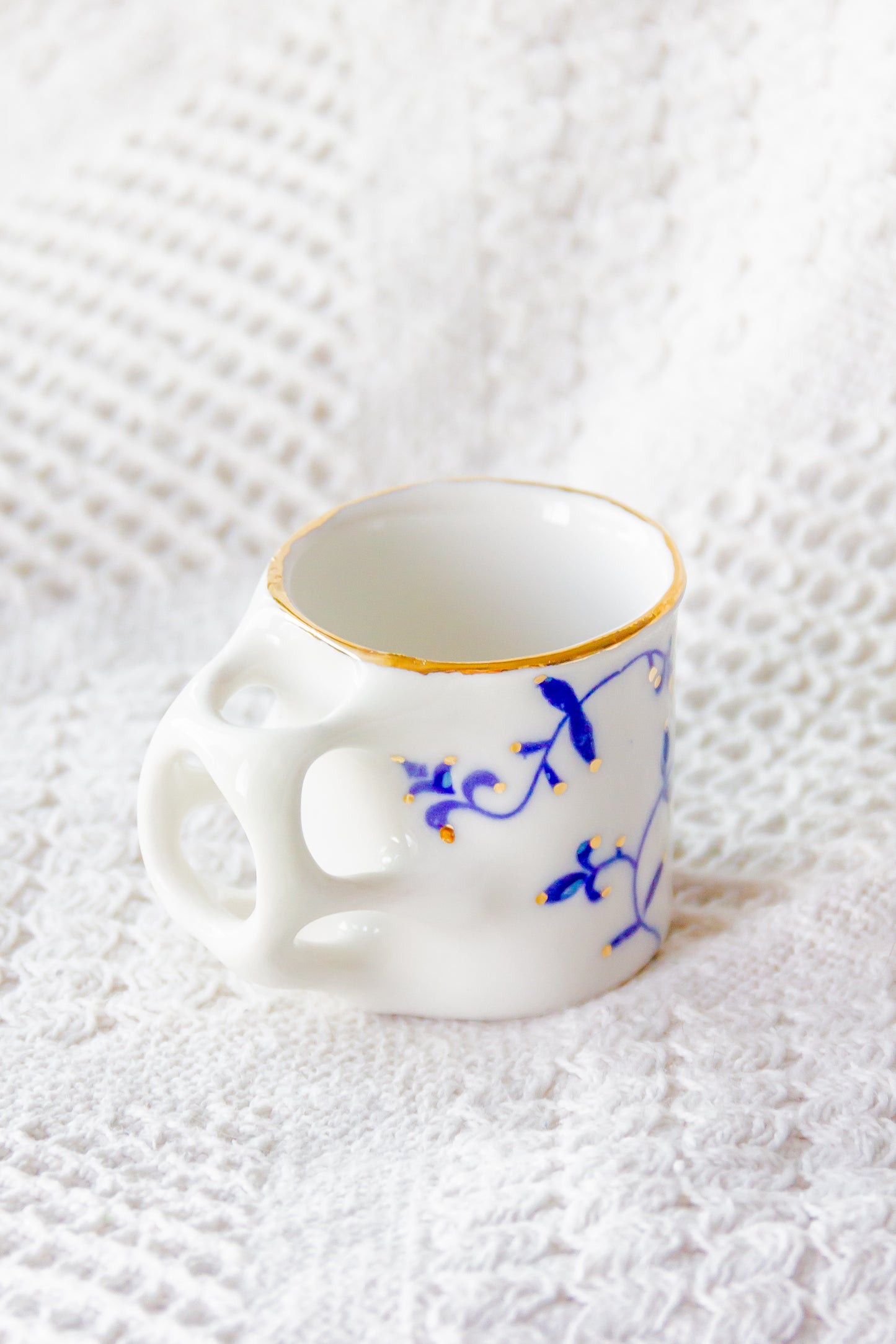 Tasse à expresso en porcelaine "Laminari" dorée