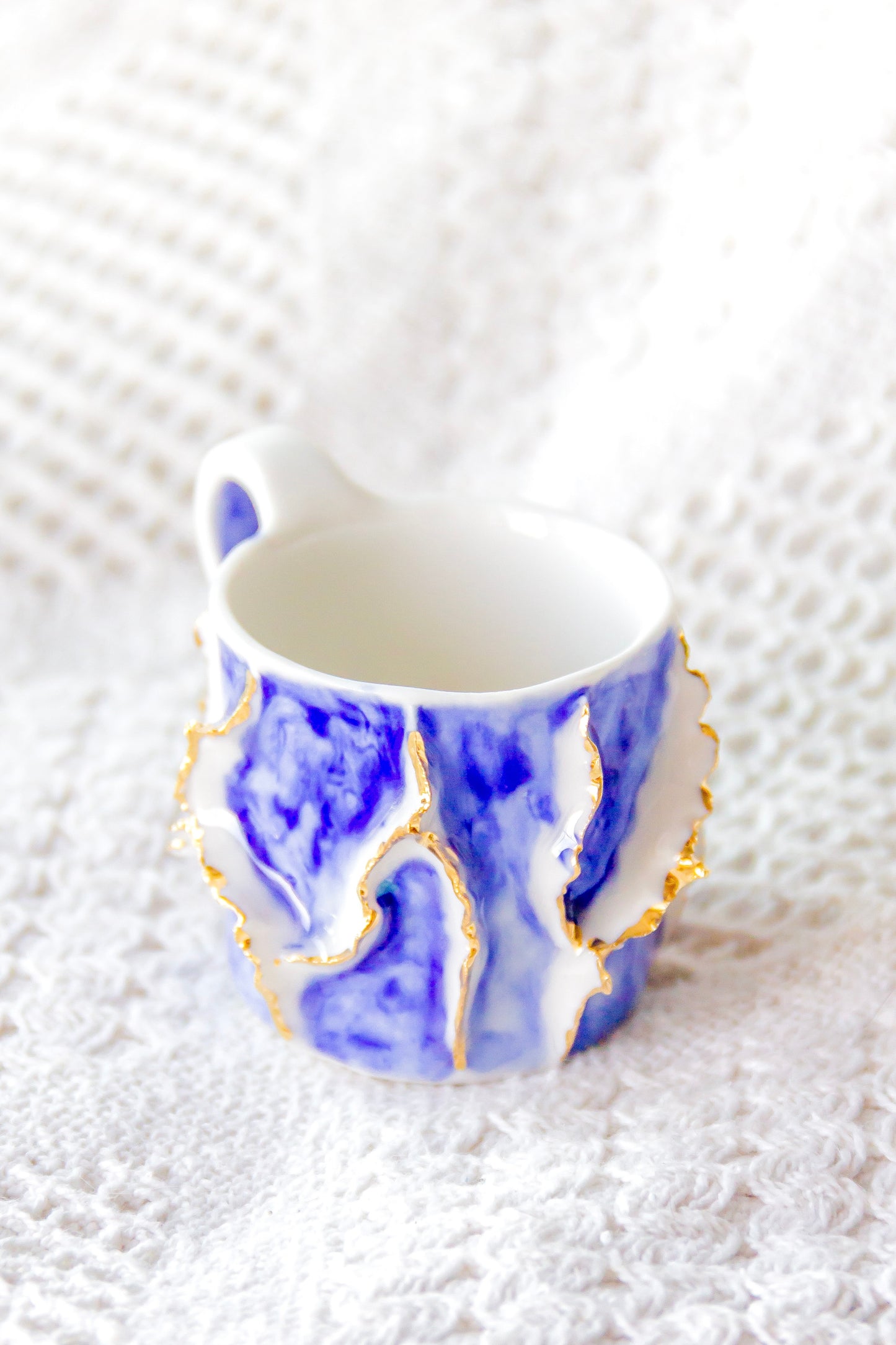 Filiżanka do espresso porcelanowa „Laminari” ze złoceniem