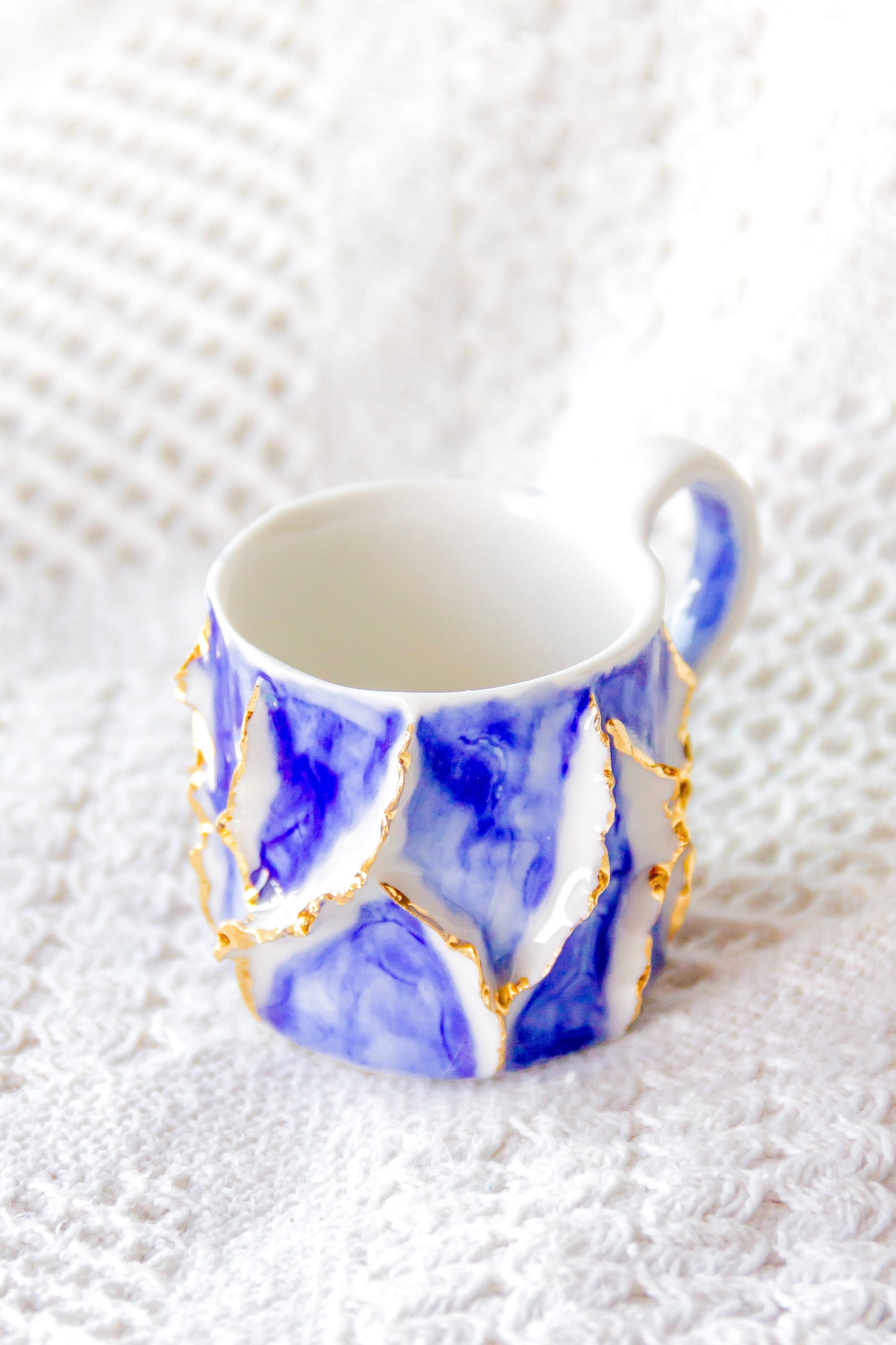 Filiżanka do espresso porcelanowa „Laminari” ze złoceniem