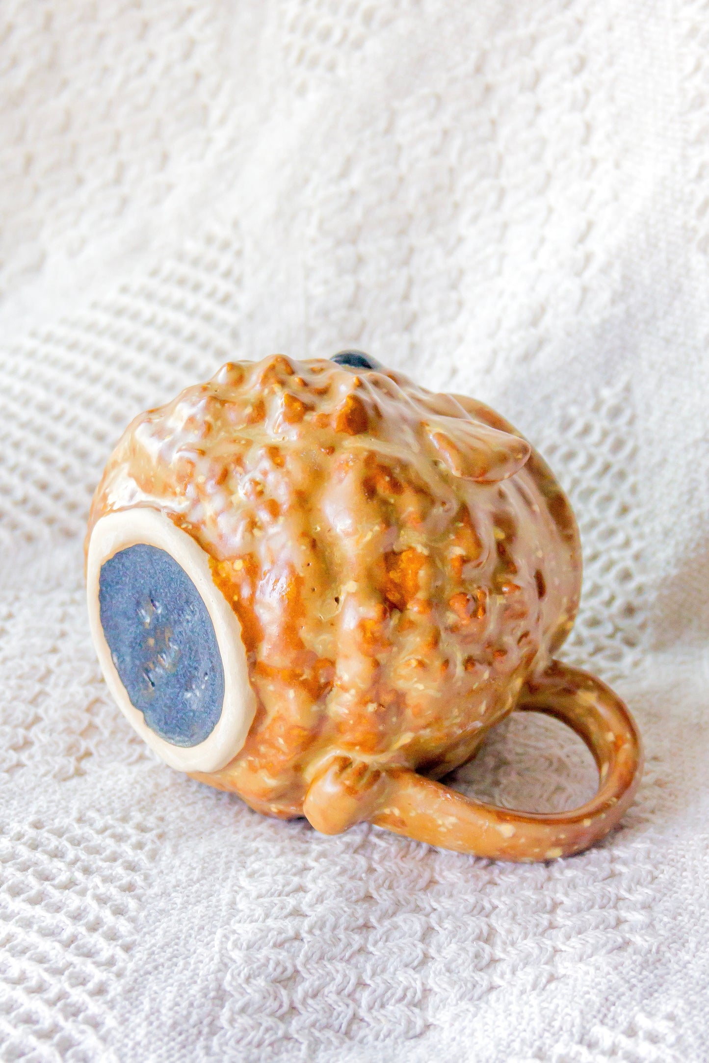 Kubek ceramiczny «Takifugu» brązowo-czarny