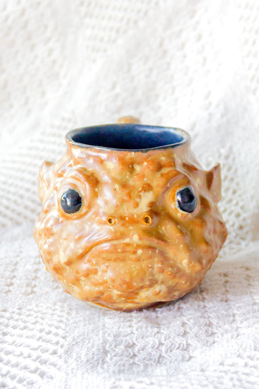 Kubek ceramiczny «Takifugu» brązowo-czarny