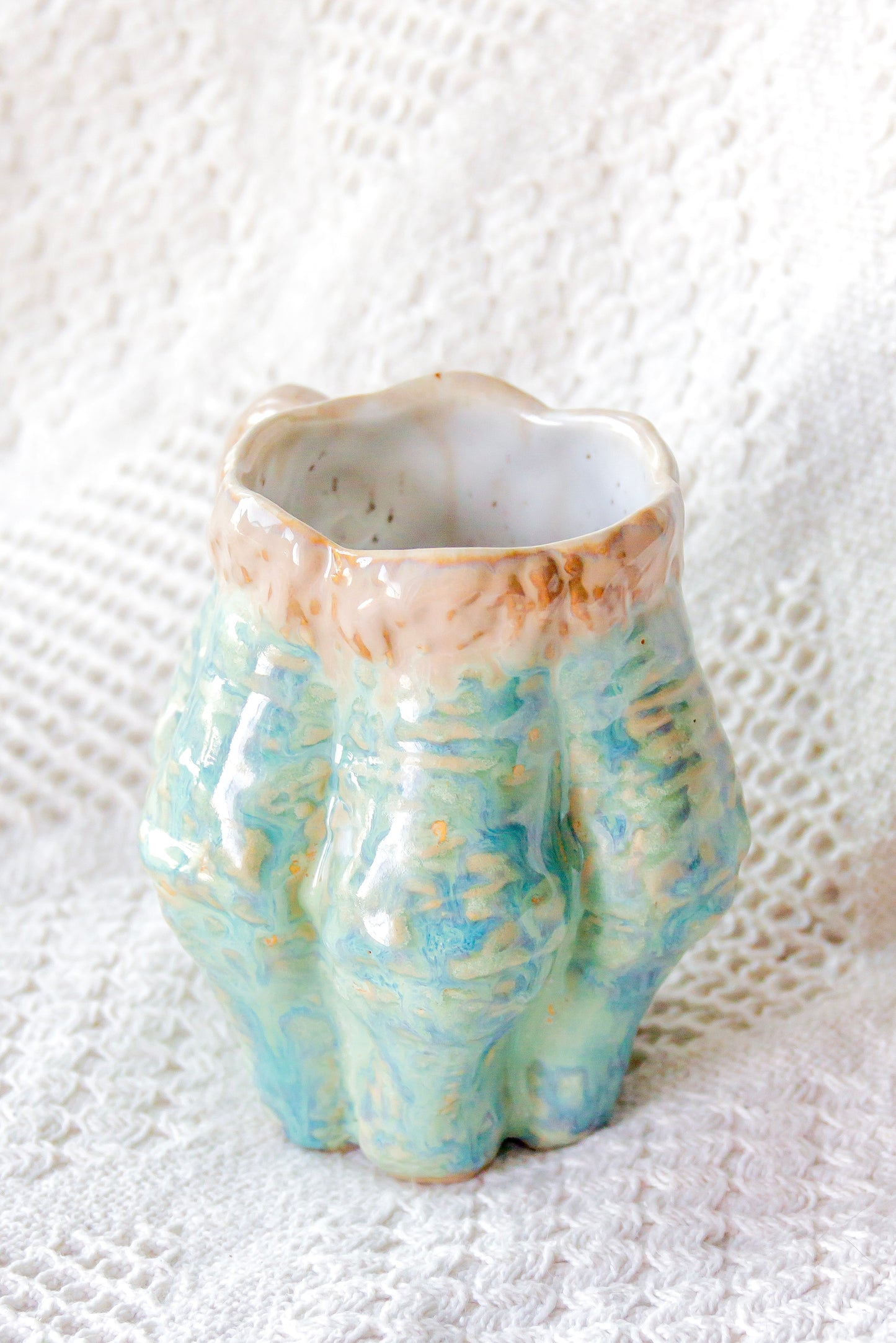 Kubek ceramiczny “Luko” zielono-beżowy
