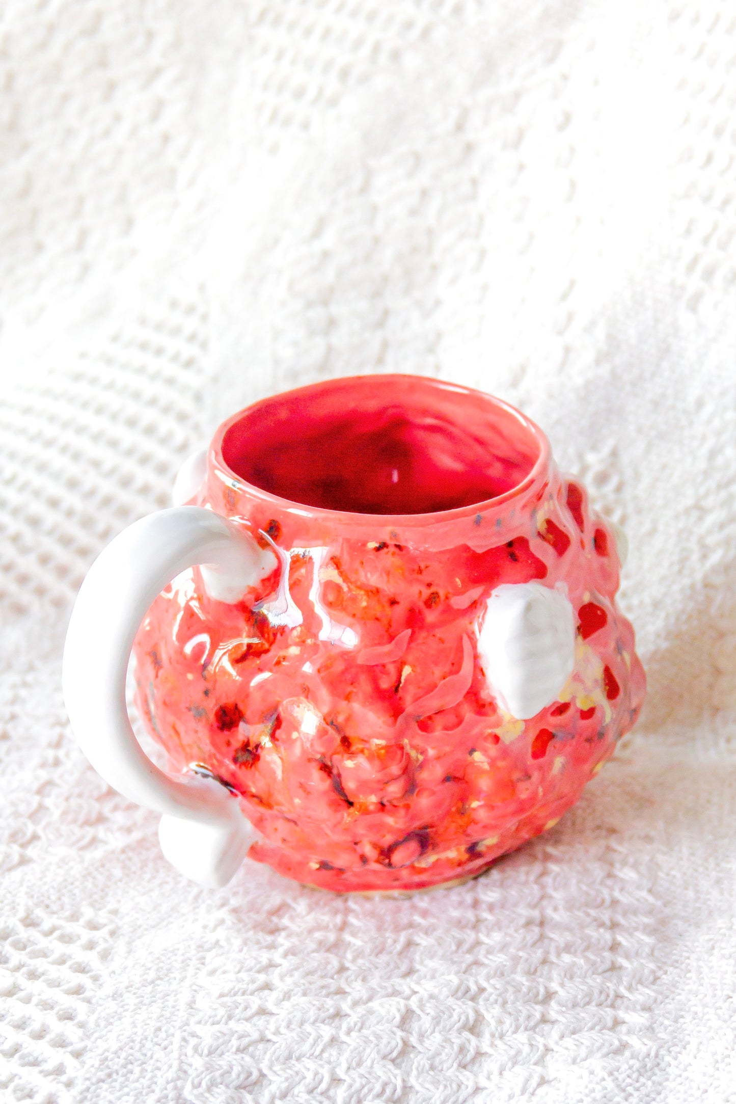 Kubek ceramiczny «Takifugu» malinowo-biały