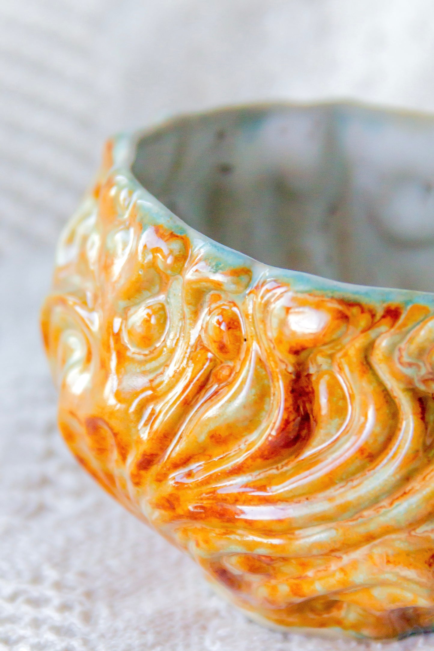 Filiżanka ceramiczna “Kurtina” biało-brązowa