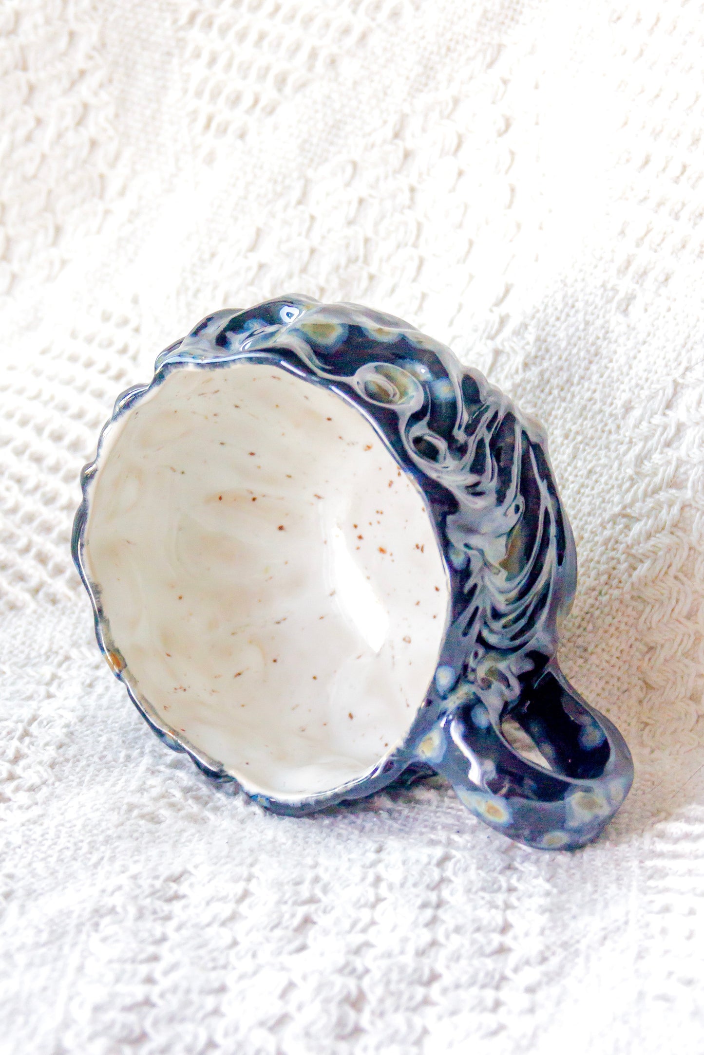 Filiżanka ceramiczna “Kurtina” biało-czarna