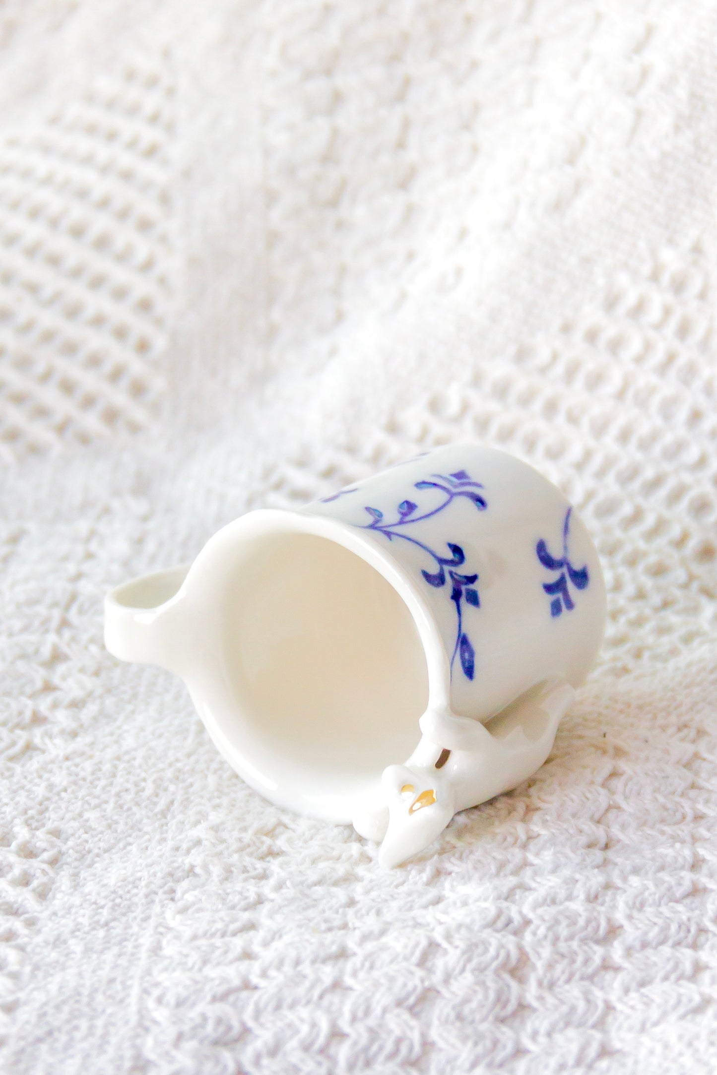 Tasse à expresso en porcelaine "Laminari" dorée