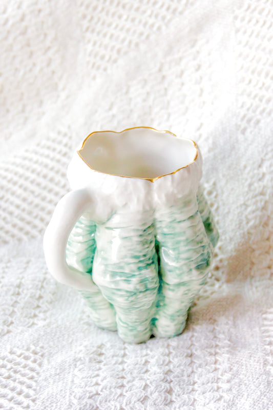 Kubek porcelanowy “Luko” zielono-biały ze złoceniem