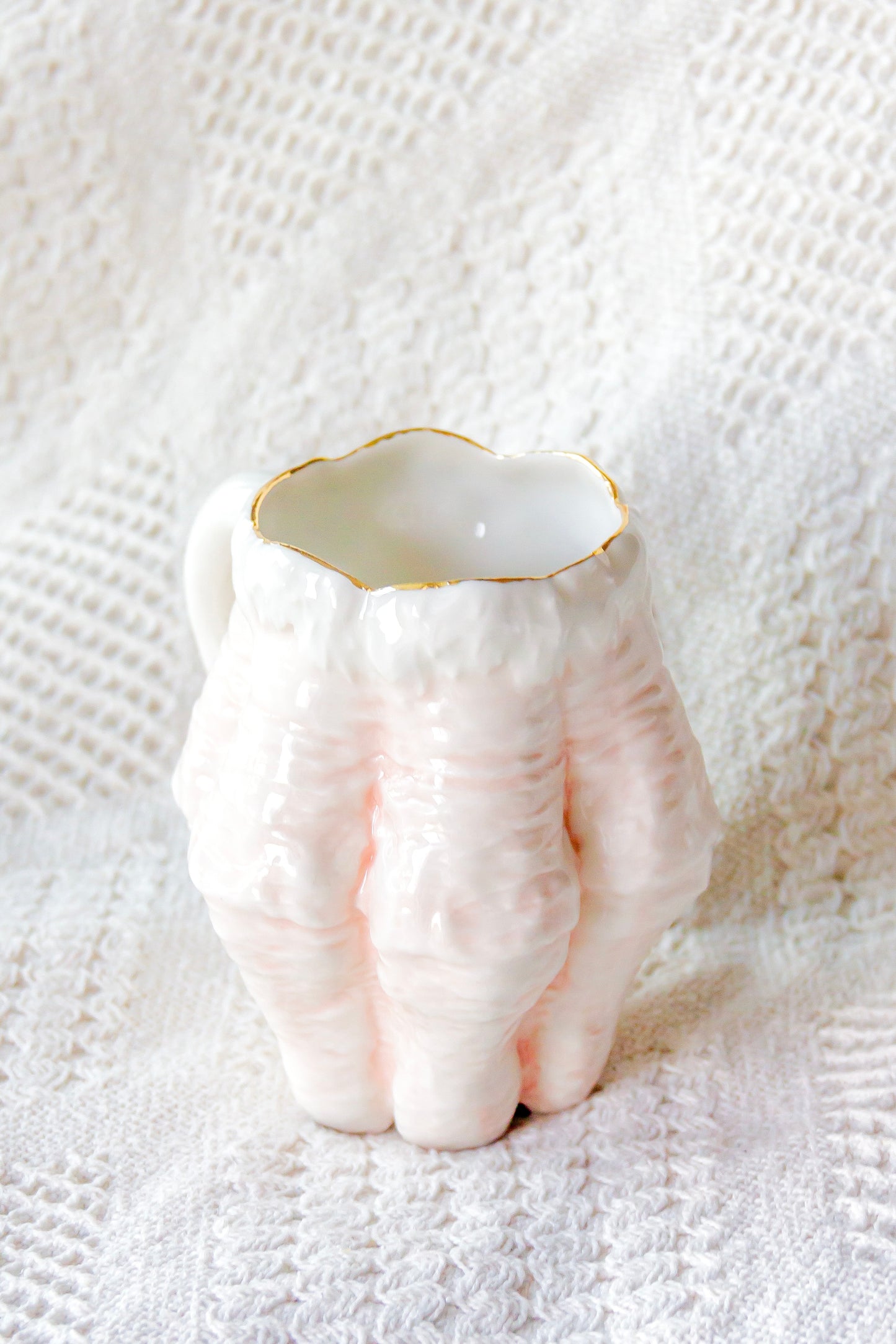 Kubek porcelanowy “Luko” różowo-biały ze złoceniem