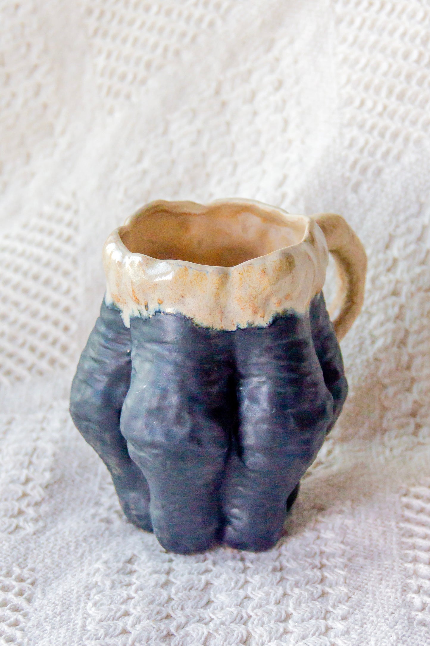 Kubek ceramiczny “Luko” beżowo-czarny