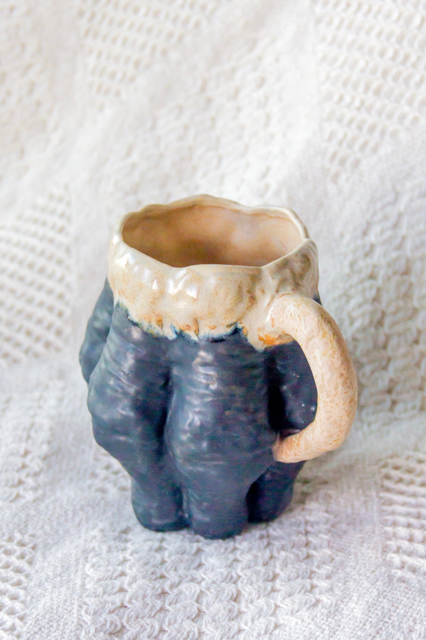 Kubek ceramiczny “Luko” beżowo-czarny