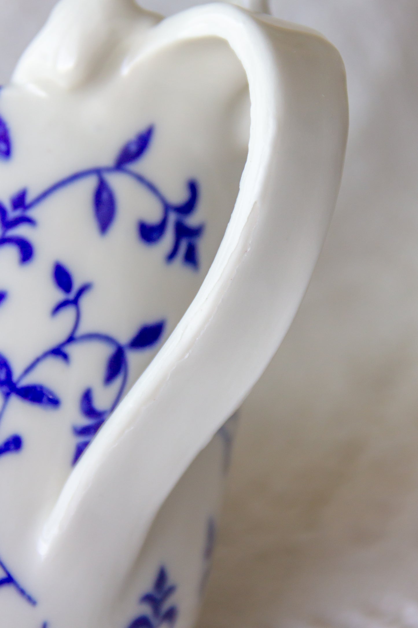 Kubek porcelanowy z werlingami