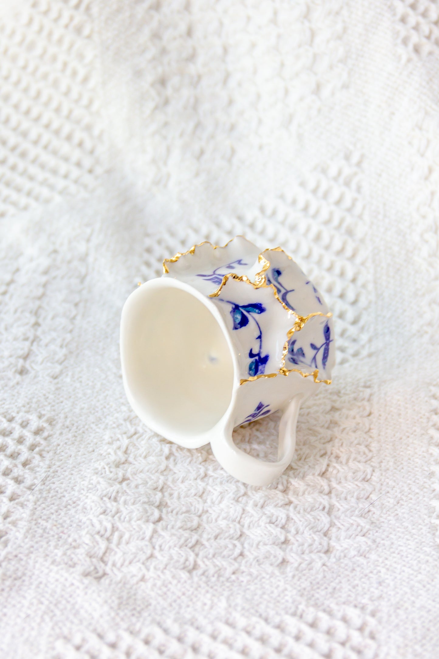 Tasse à expresso en porcelaine "Laminari" dorée