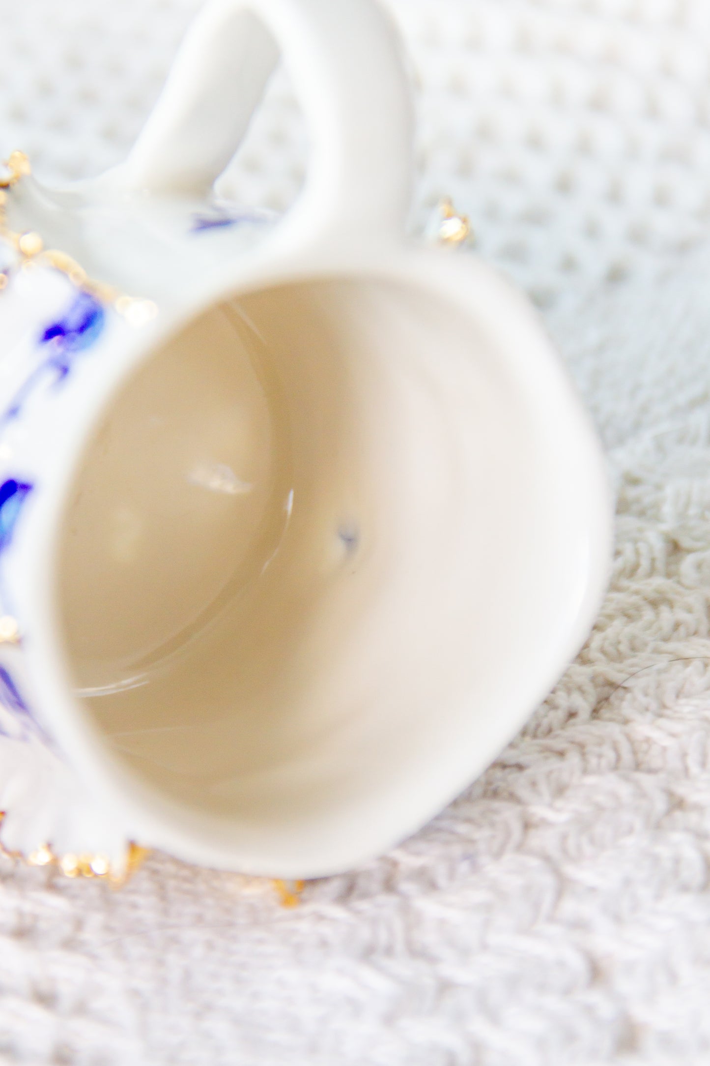 Tasse à expresso en porcelaine "Laminari" dorée
