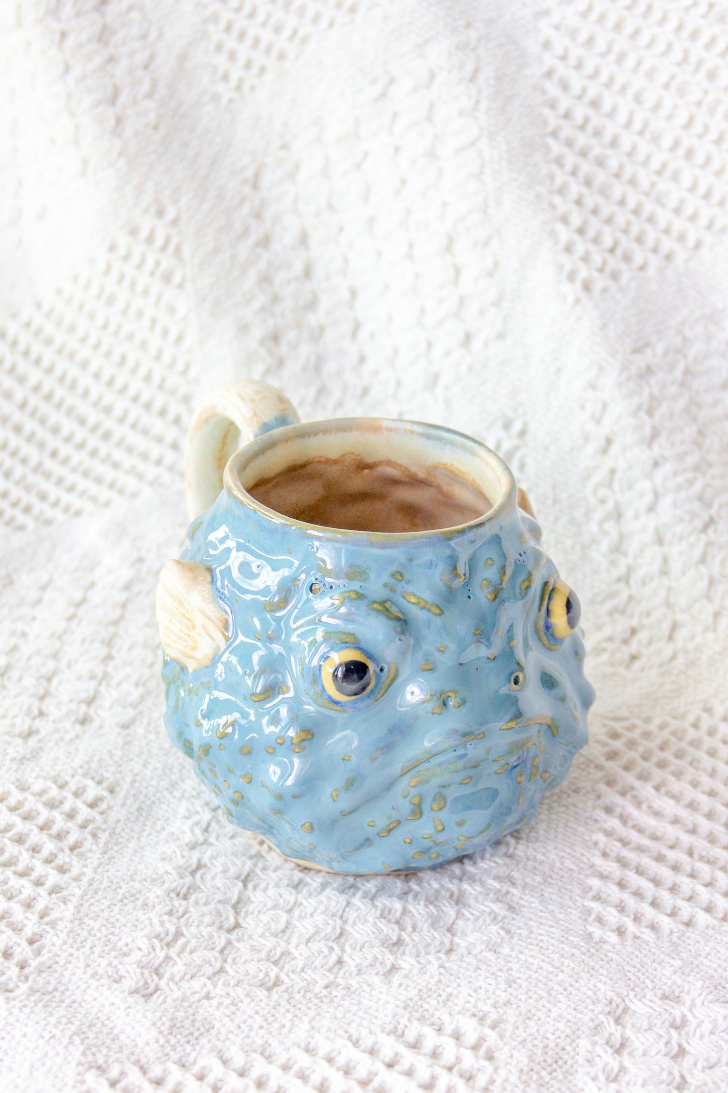 Kubek ceramiczny «Takifugu» beżowo-niebieski