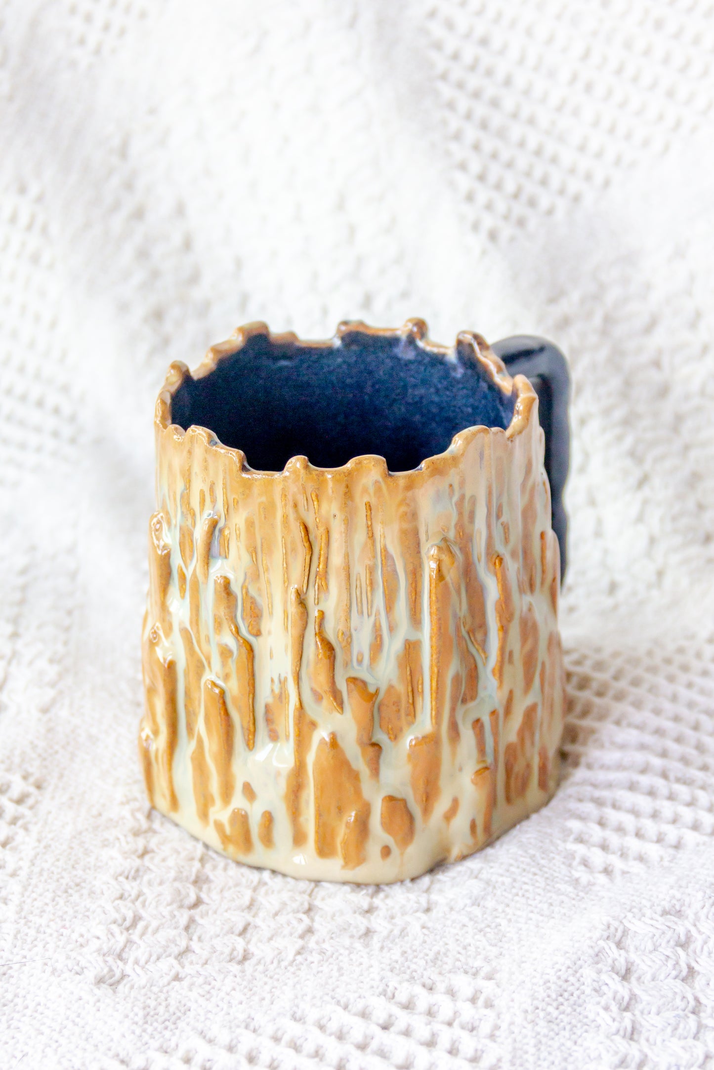 Kubek ceramiczny «Woods» czarno-brązowy