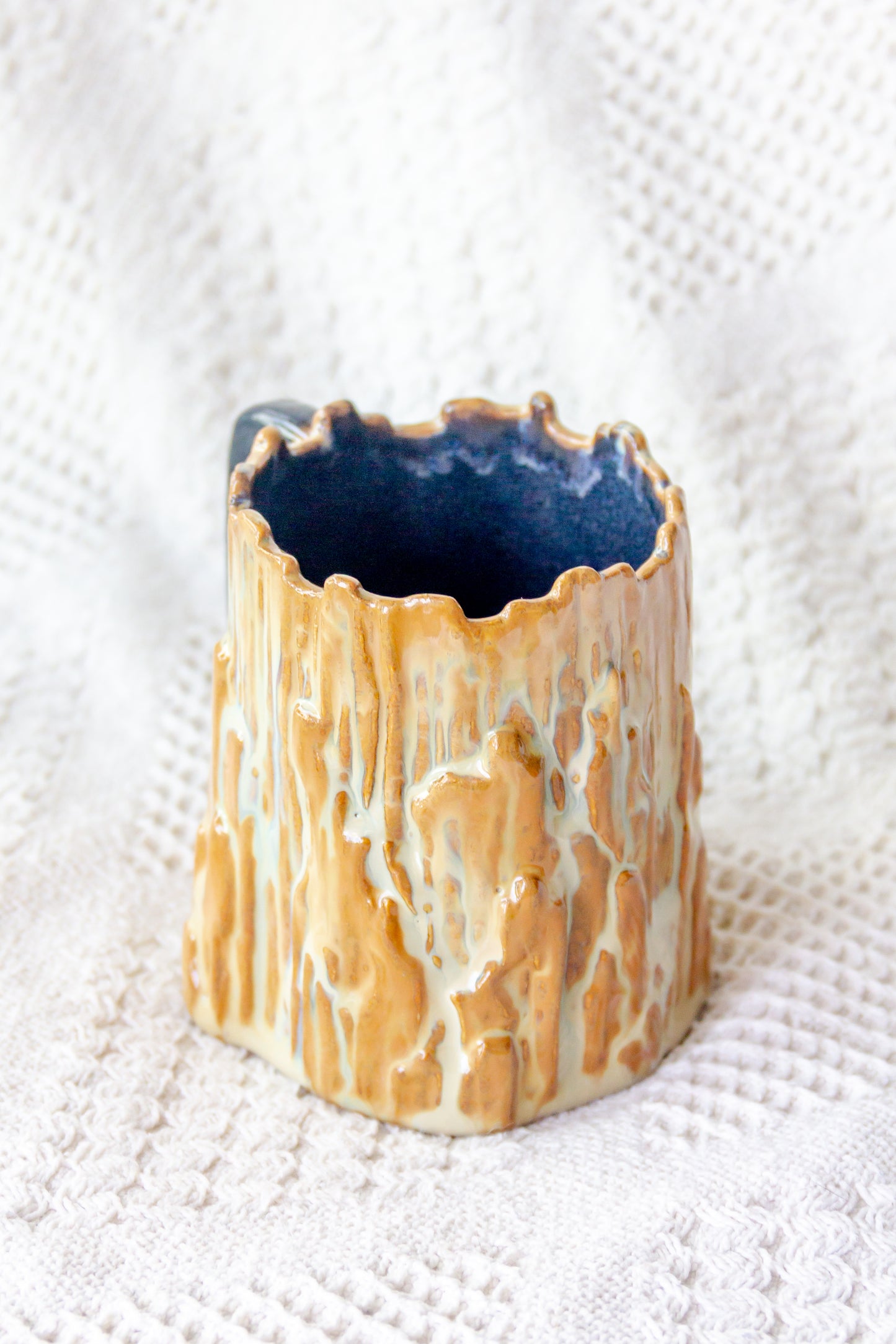 Kubek ceramiczny «Woods» czarno-brązowy