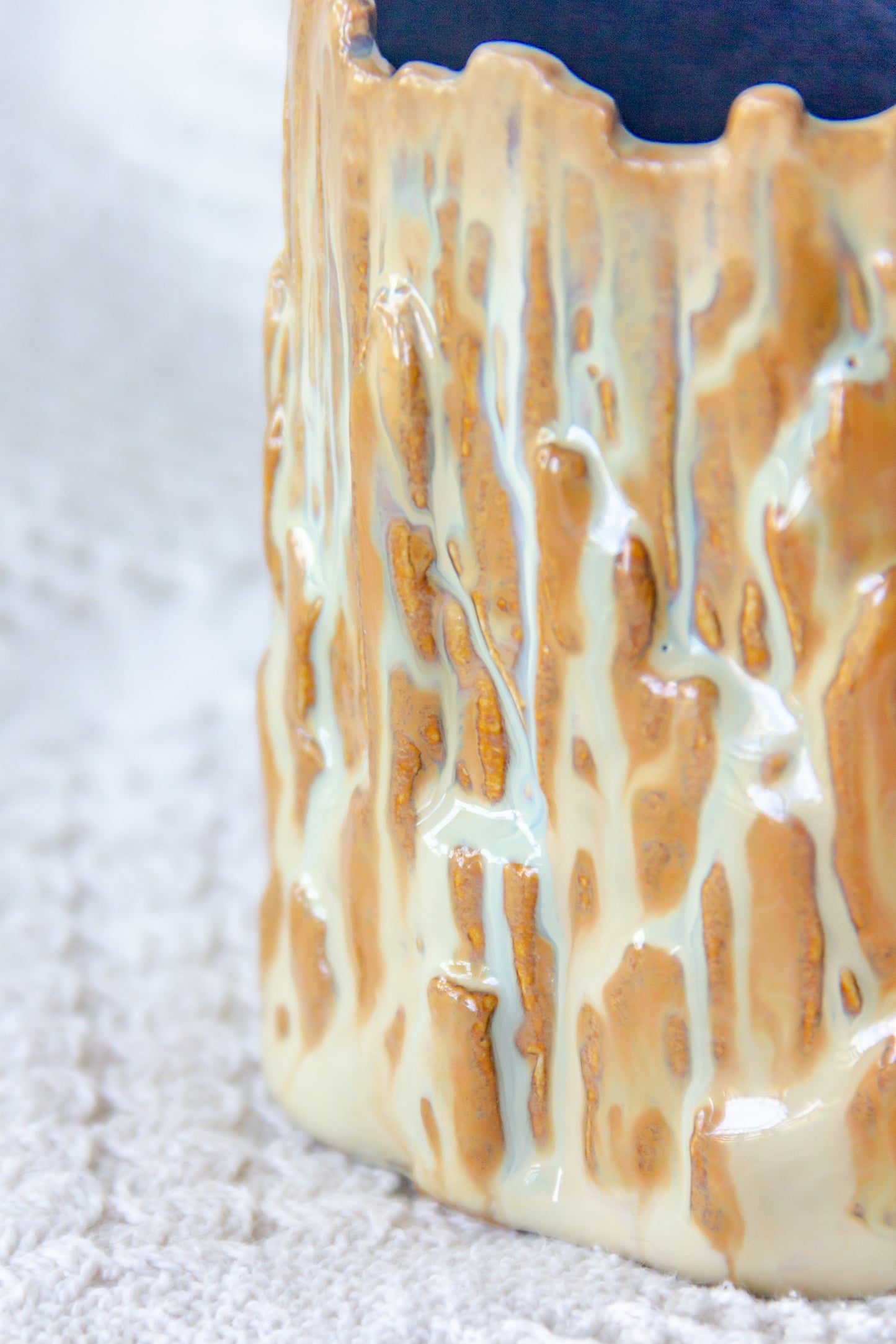 Kubek ceramiczny «Woods» czarno-brązowy