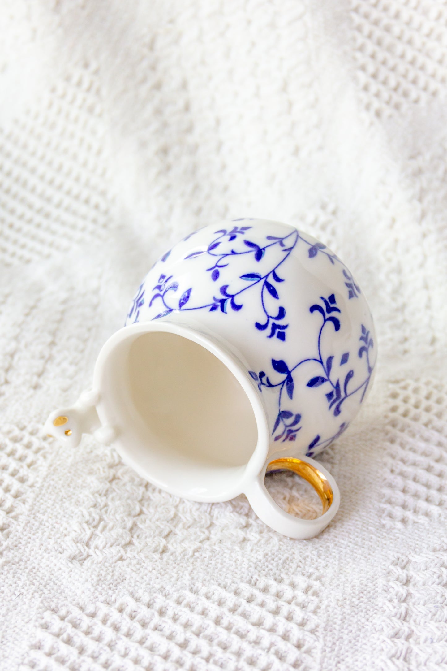 Kubek porcelanowy z werlingami