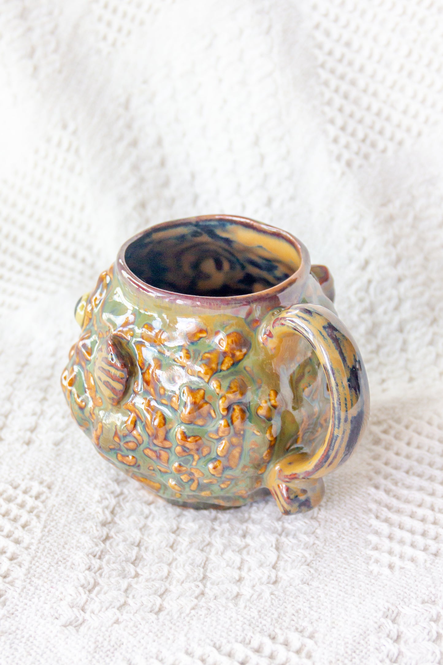 Kubek ceramiczny «Takifugu» zielono-brązowy