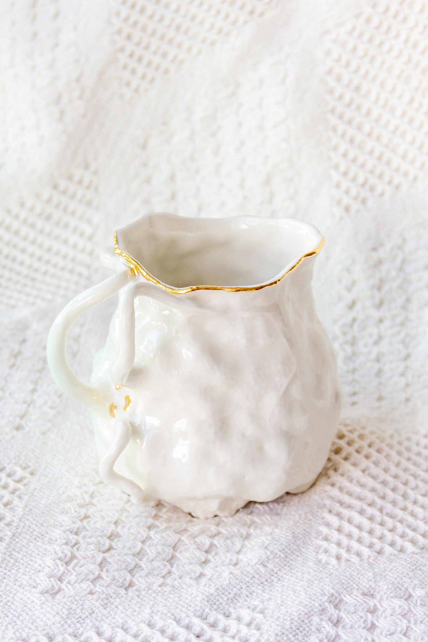 Mug en porcelaine "Couroupita" de couleur marron plaqué or