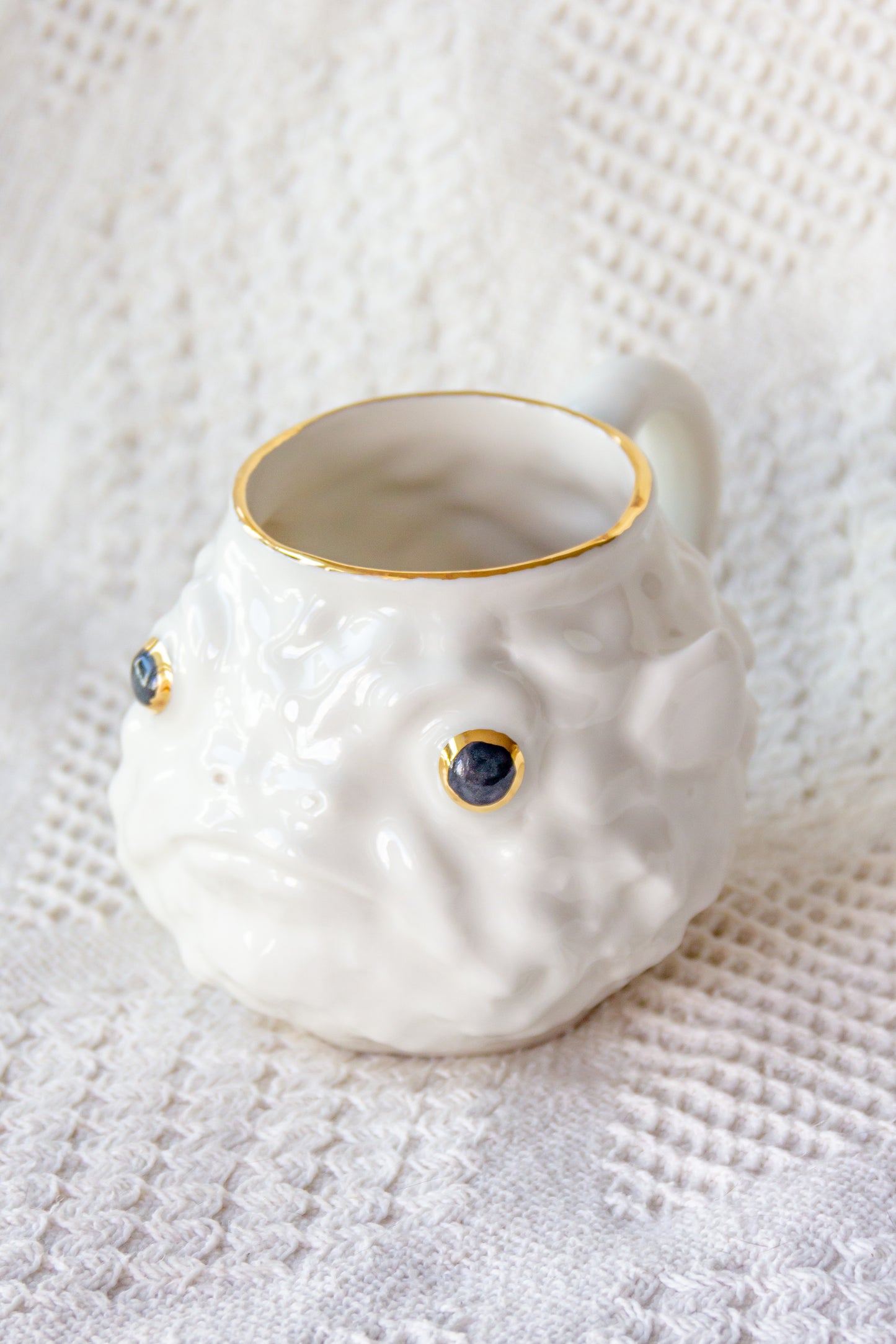 Kubek porcelanowy «Takifugu» ze złoceniem