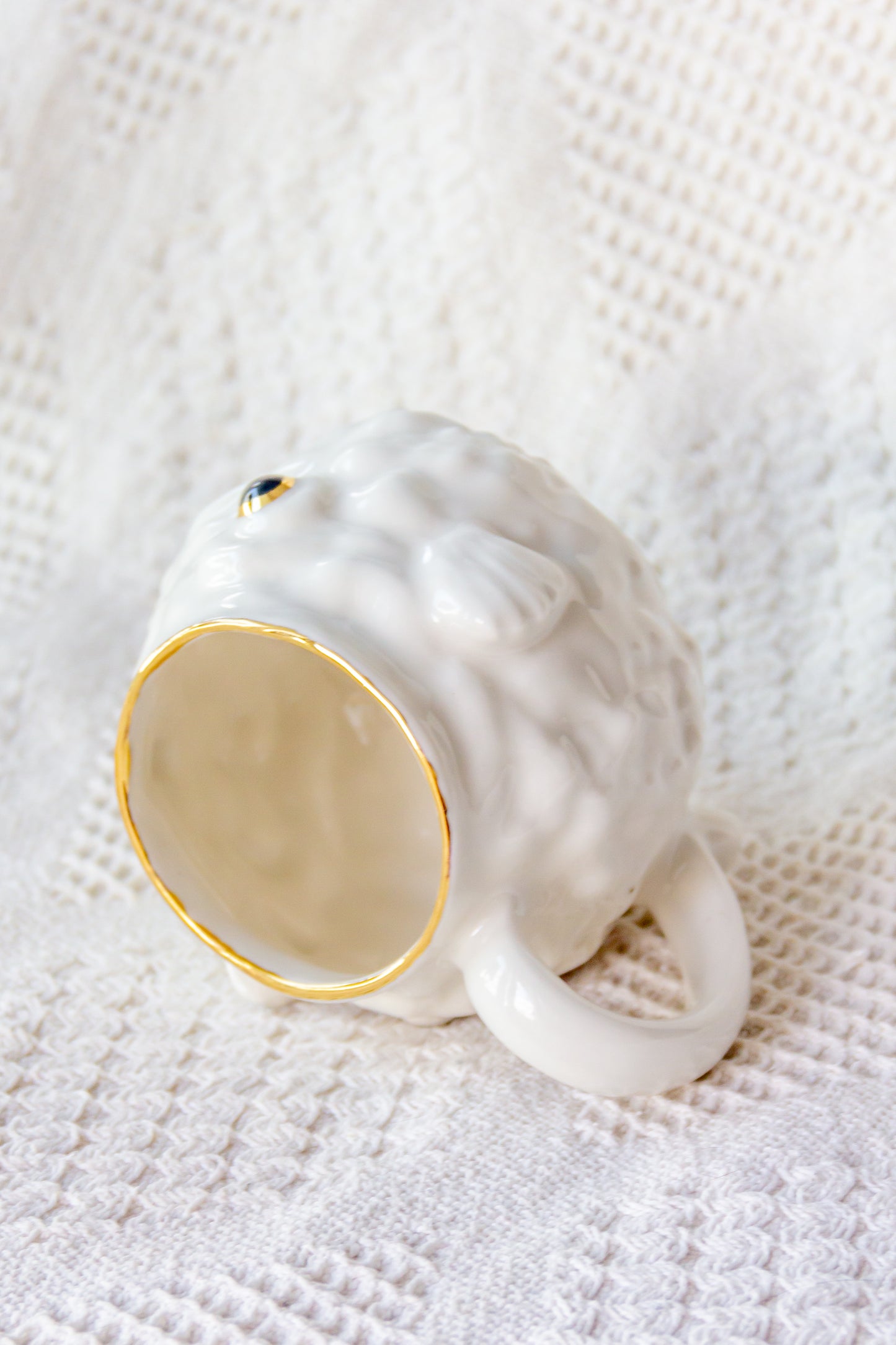 Kubek porcelanowy «Takifugu» ze złoceniem