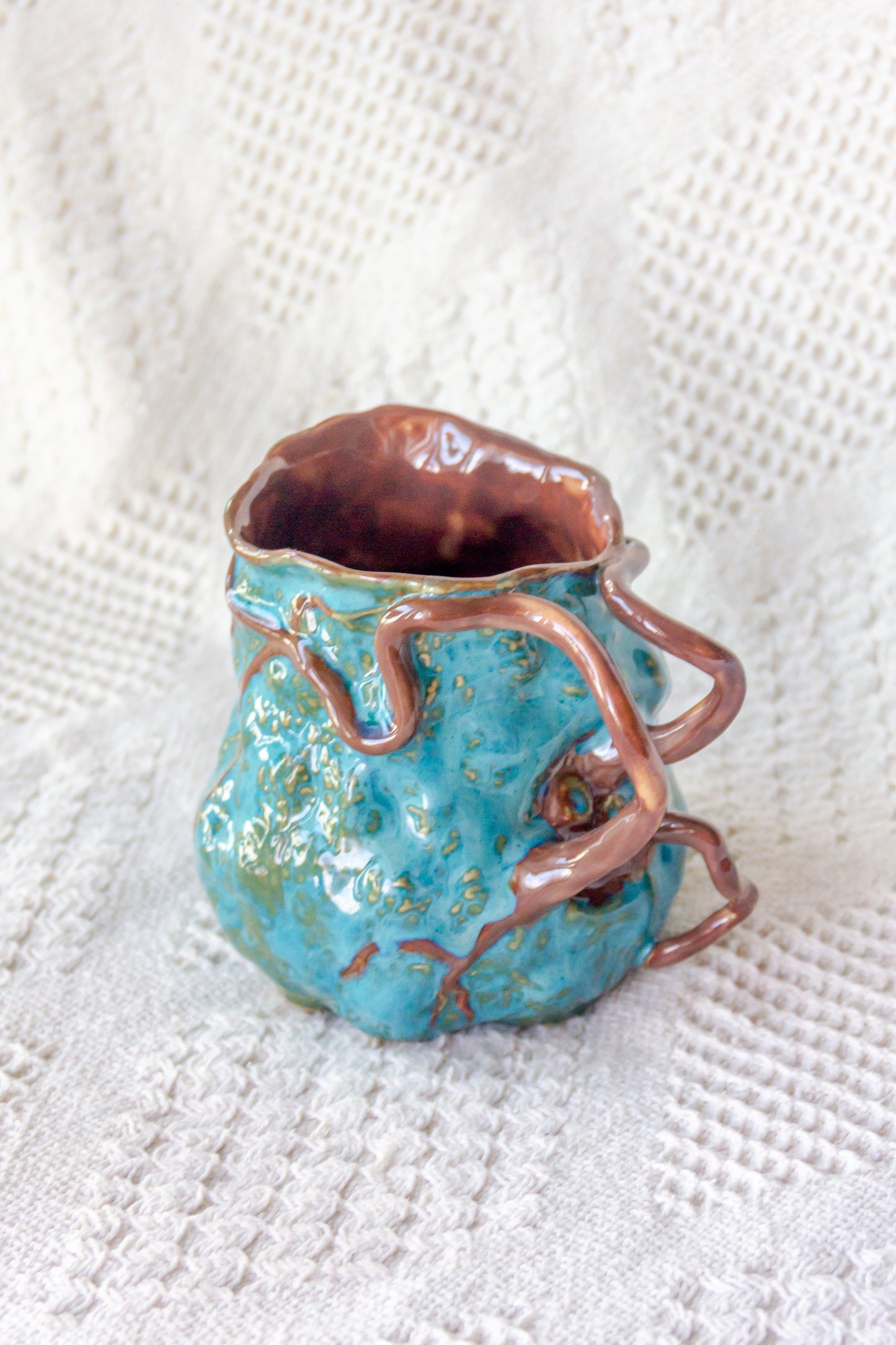 Kubek ceramiczny “Couroupita” niebiesko-brązowy